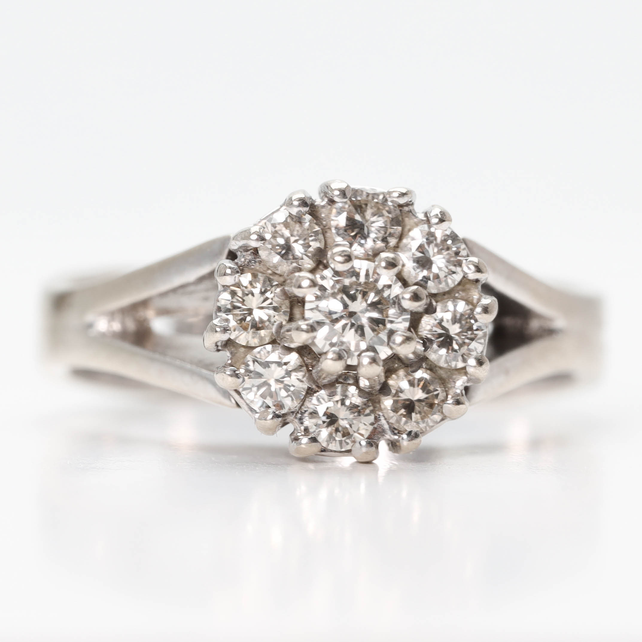 RING, 14 k vitguld, briljantslipade diamanter totalt 0,40ct, certifikat samt etui, Amsterdam.
