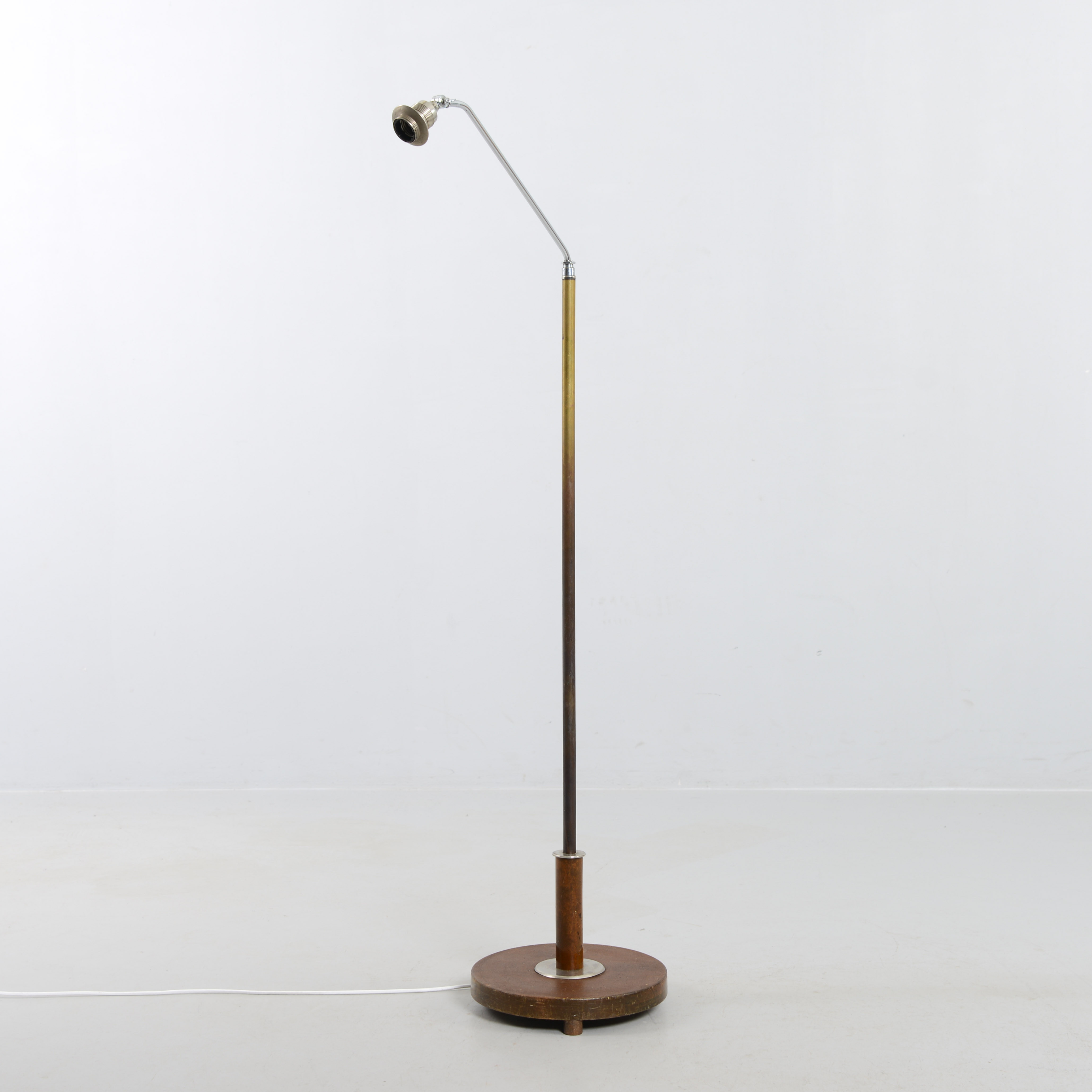 GOLVLAMPA, metall & trä, funkis, 1930/40-tal.