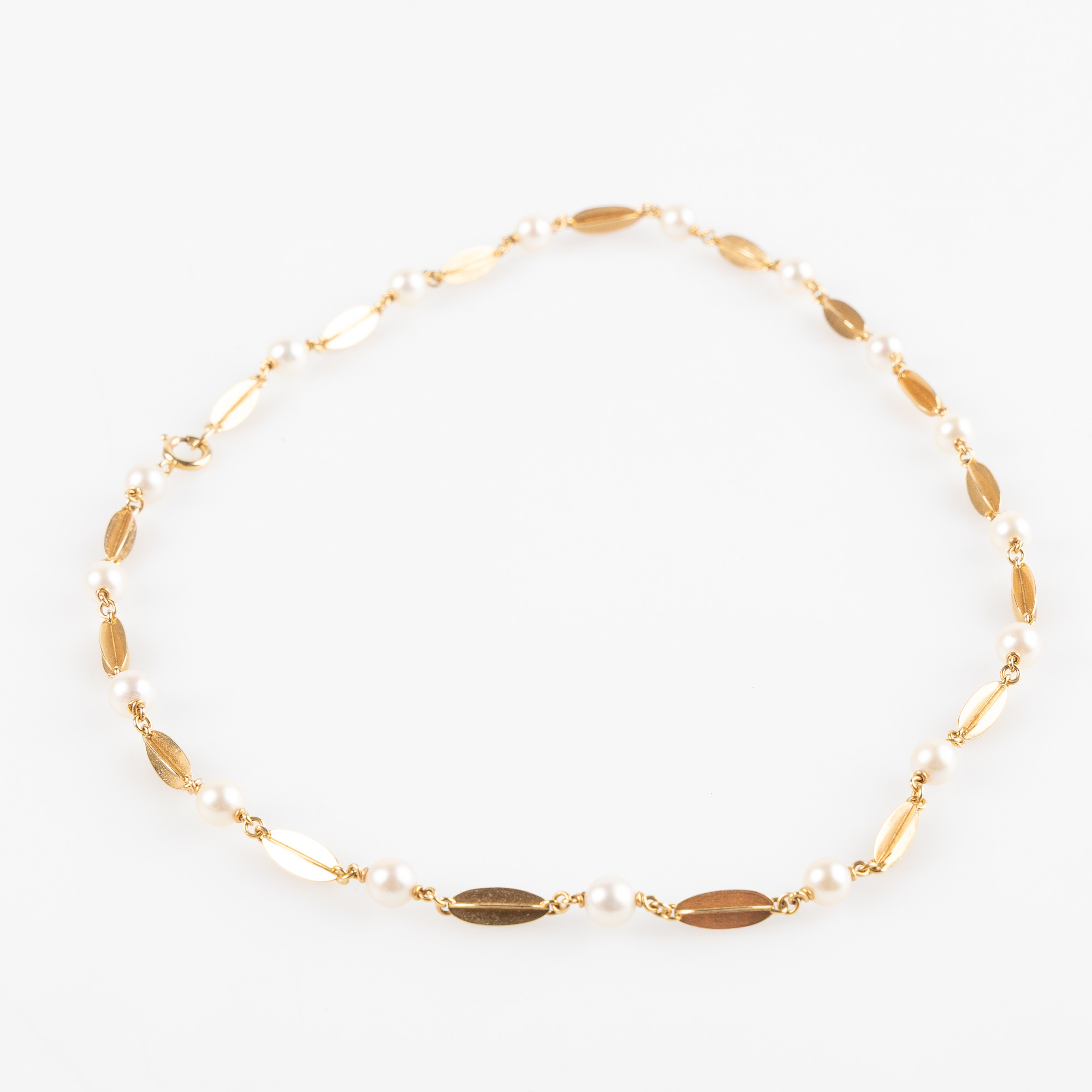 COLLIER, 18K guld med odlade pärlor, Trege, Göteborg, 1961.