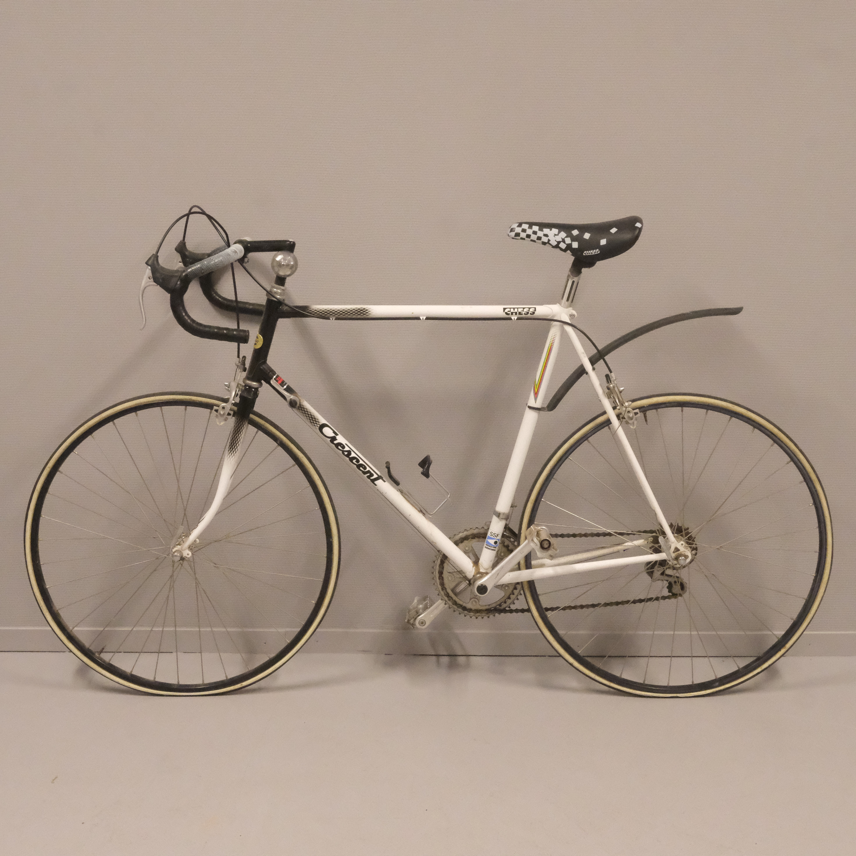 CRESCENT CHESS, CYKEL.