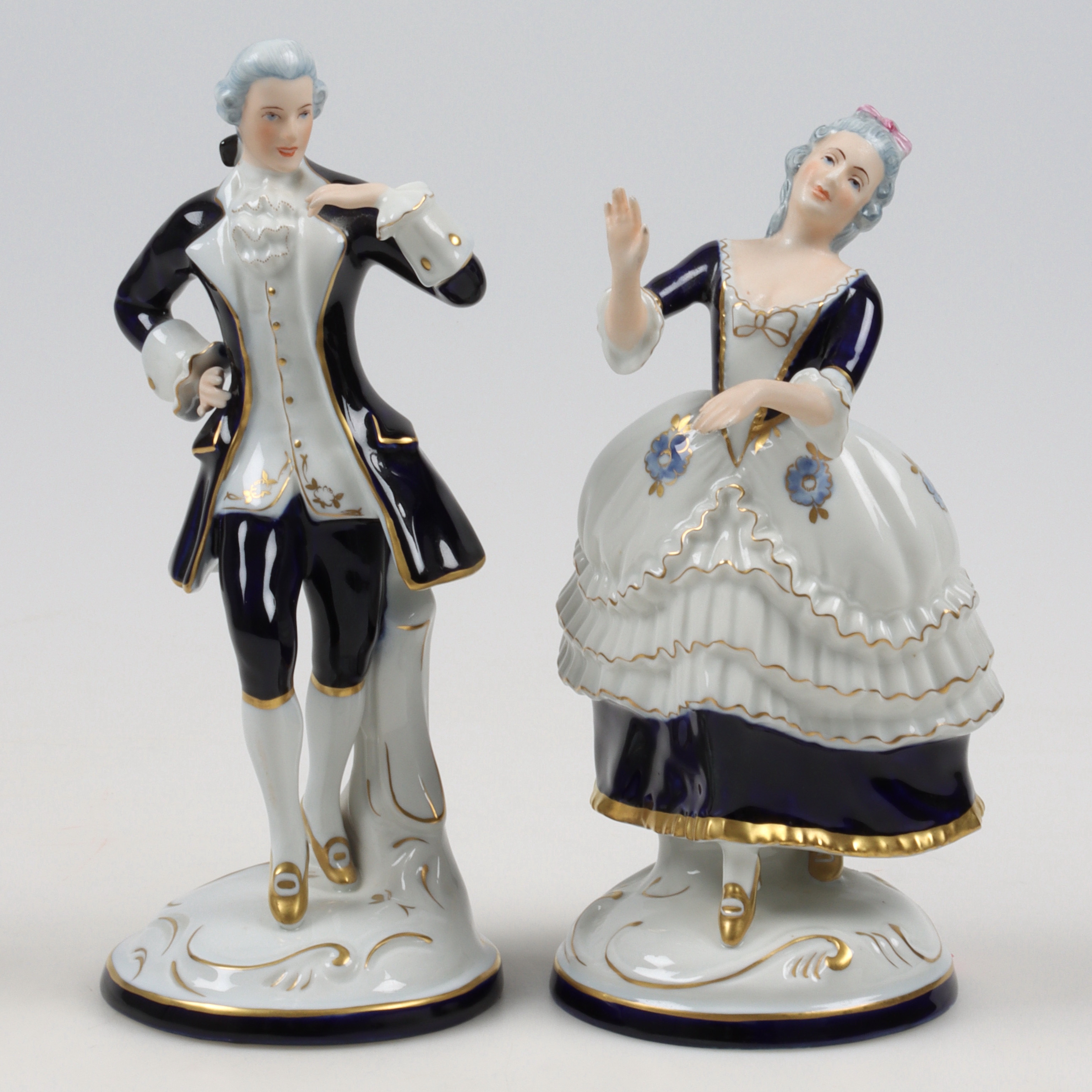 FIGURINER, 2 st, Rokokopar, porslin Royal Dux, Tjeckoslovakien.