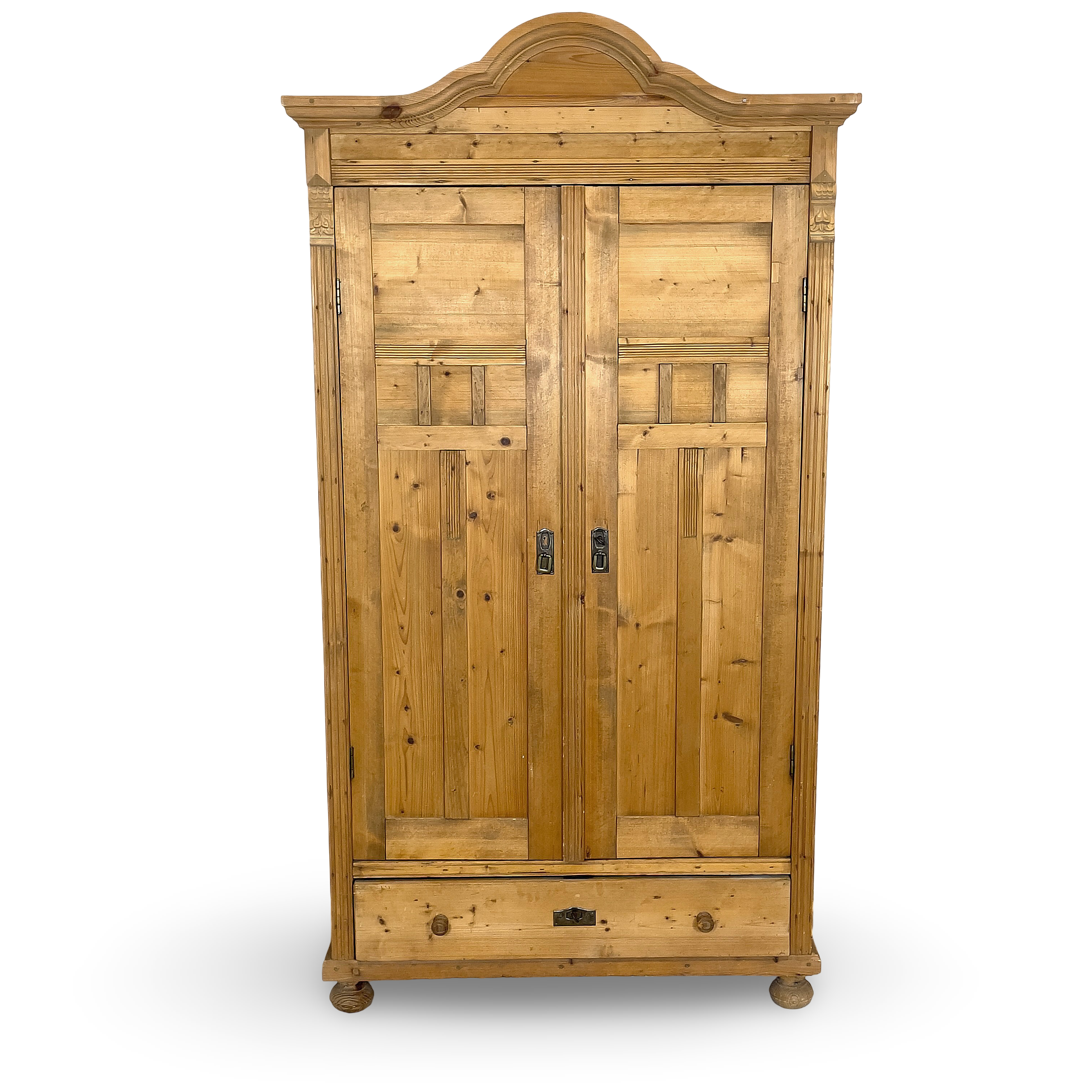 KLÄDSKÅP. Avlutad furu, 1800/1900-tal.