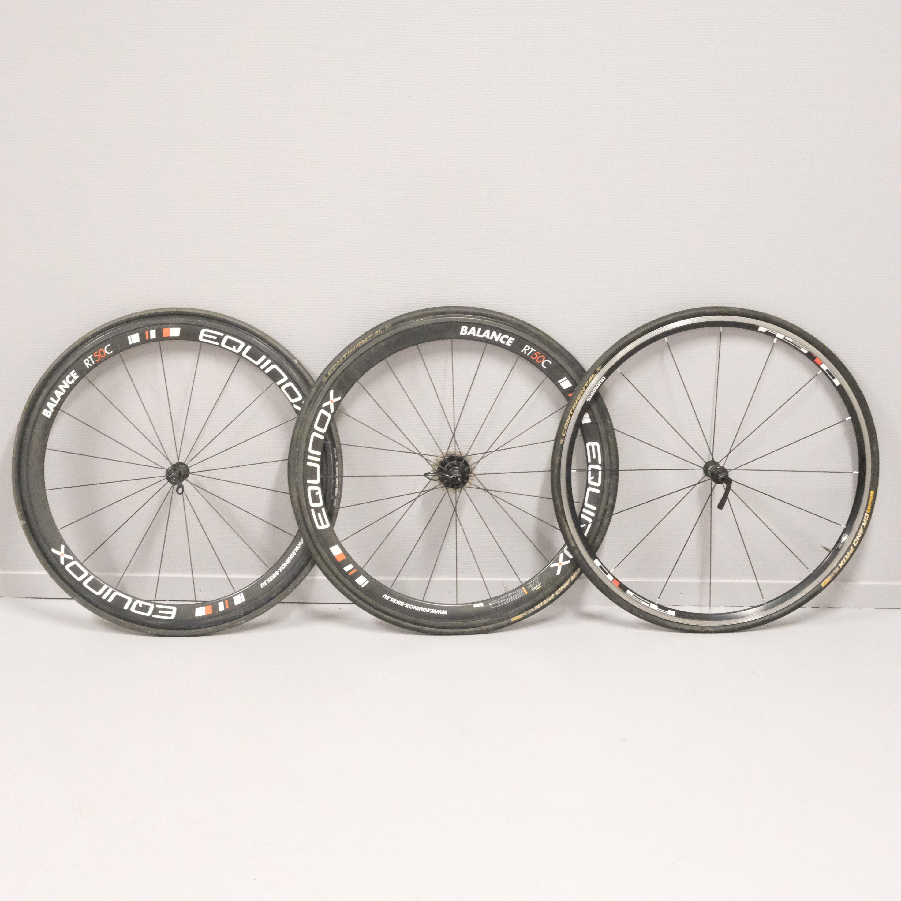 TRE CYKELHJUL, EQUINOX OCH SHIMANO.