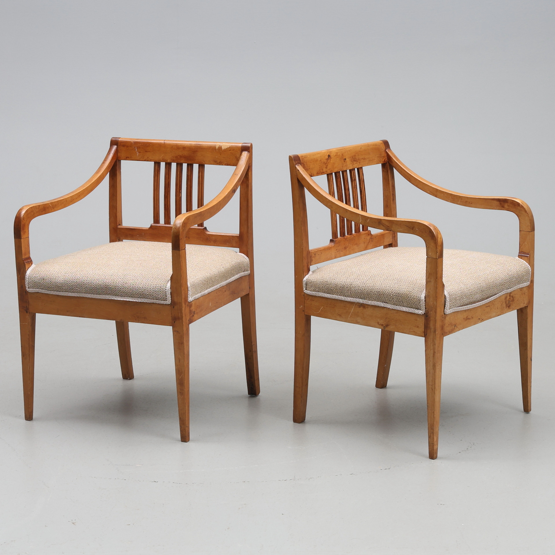 Karmstolar, 2 st, Empirestil, 1900-talets första hälft.