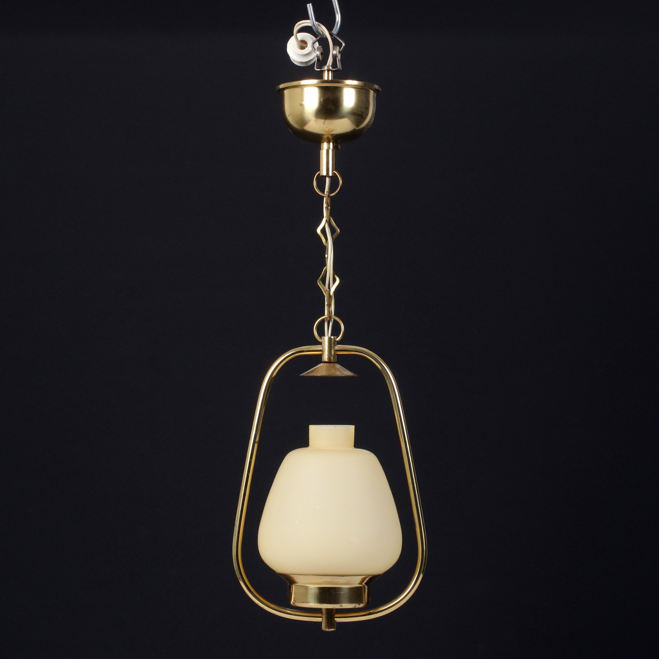 TAKLAMPA, mässing, glas, 1900-talets mitt.