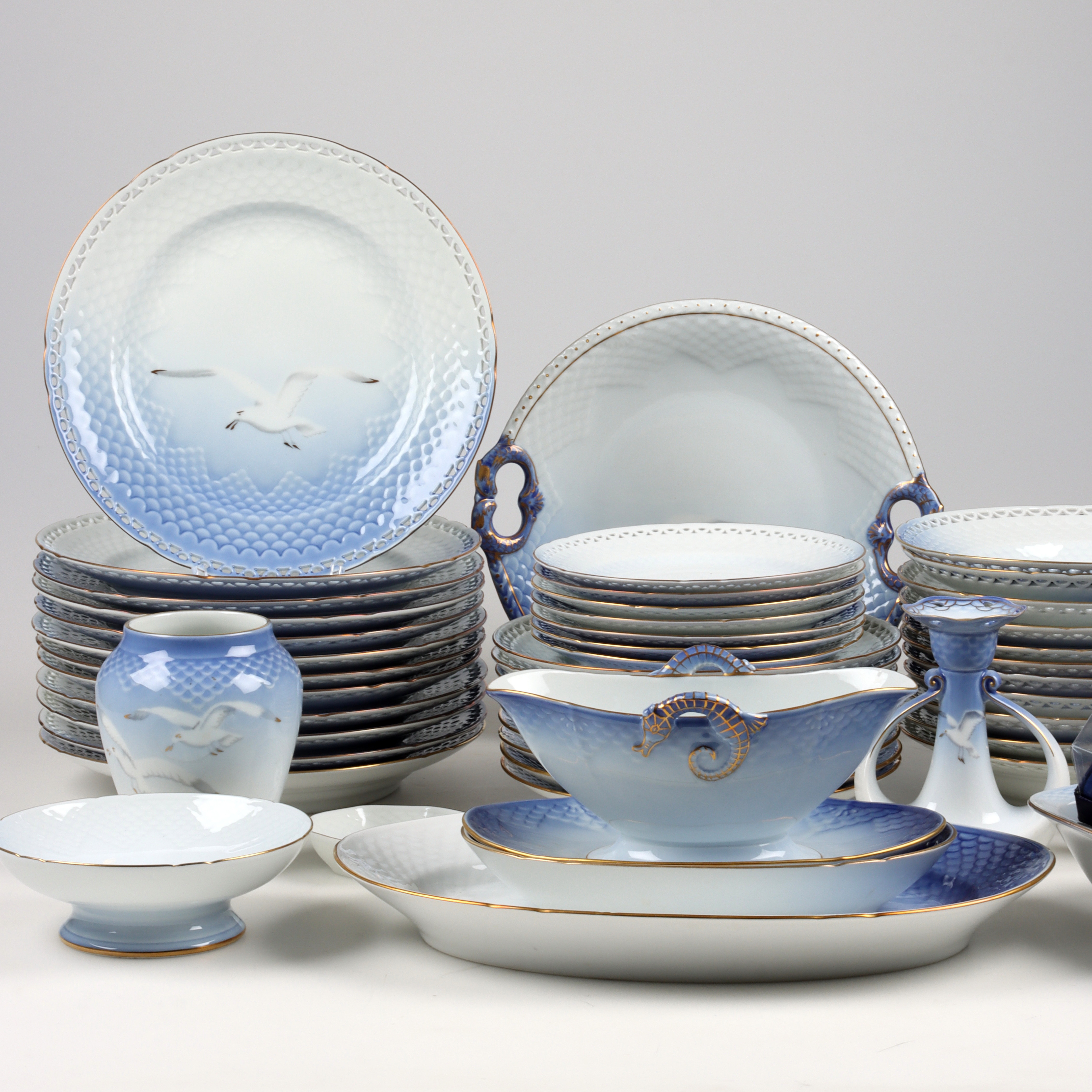 SERVISDELAR, 54 delar, porslin, "Måsen", Bing & Gröndahl, Danmark.