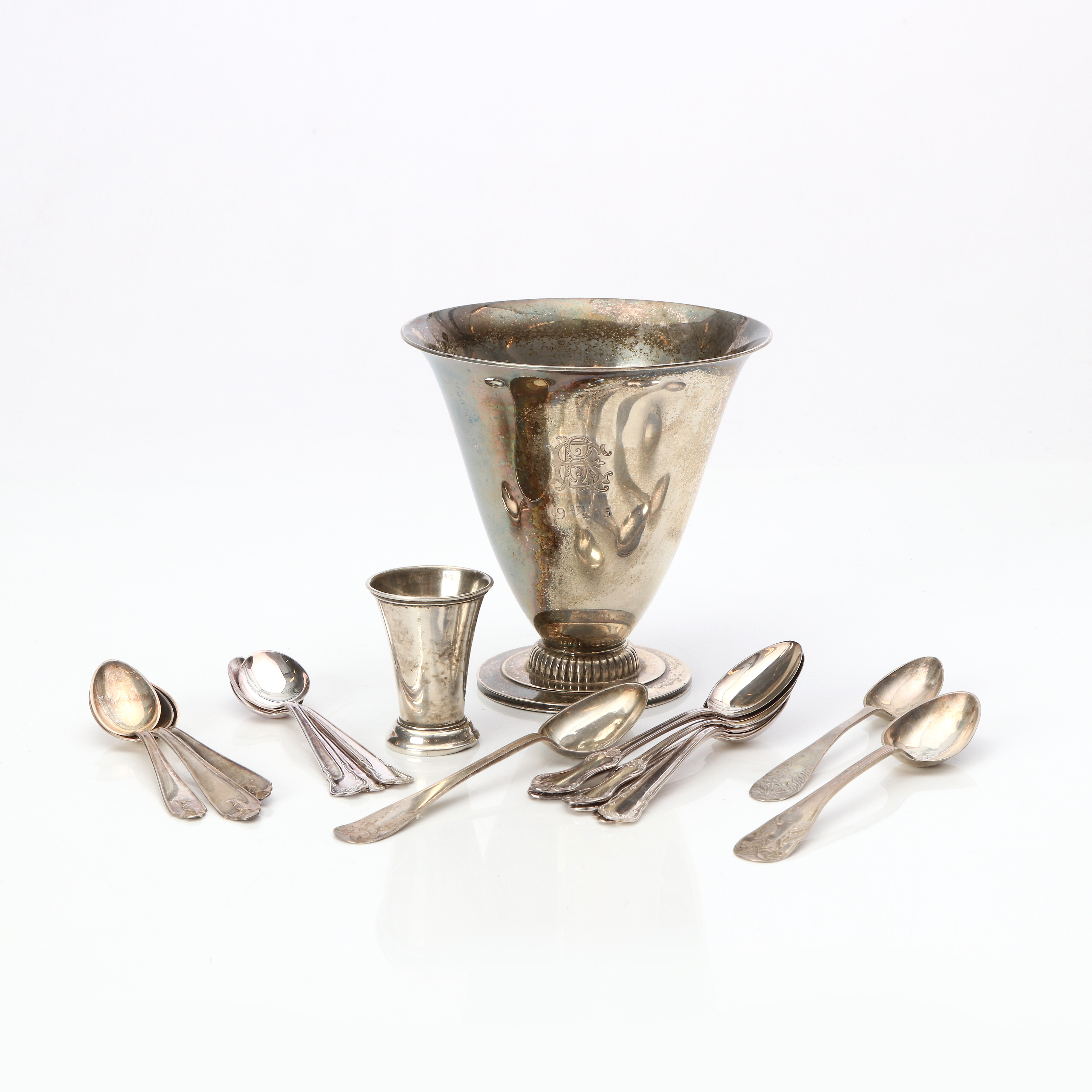PARTI SILVER, 15 DELAR. Pokal, skedar m.m. Vikt ca 410 gram.