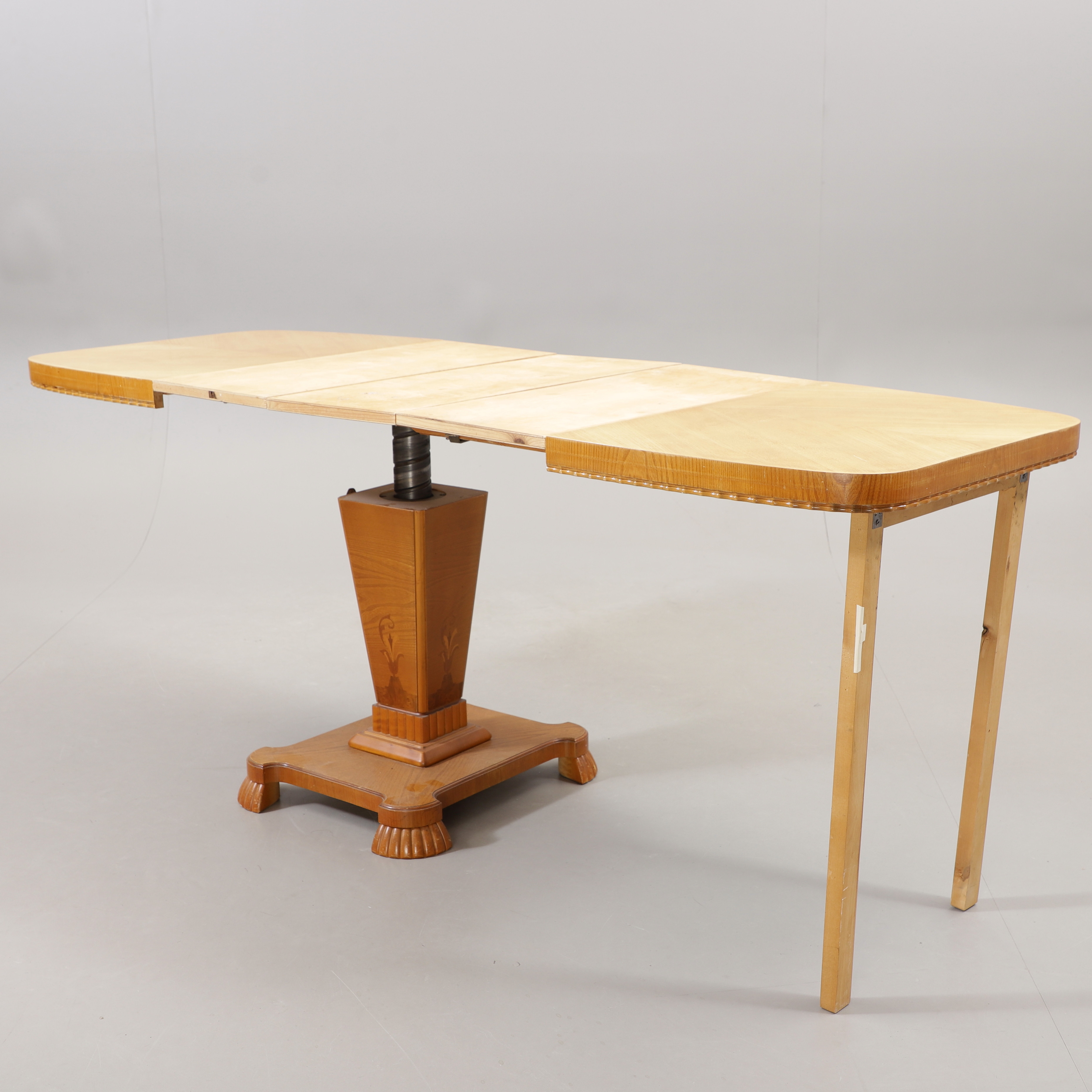 PELARBORD med intarsia, alm mm, Swedish modern, 1930/1940-tal.