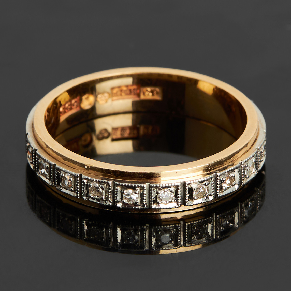 ALLIANSRING, 18k guld samt vitguld dekorerat med 10 st briljanter, Trege Guldsmedsaktiebolaget, 1966, Göteborg.
