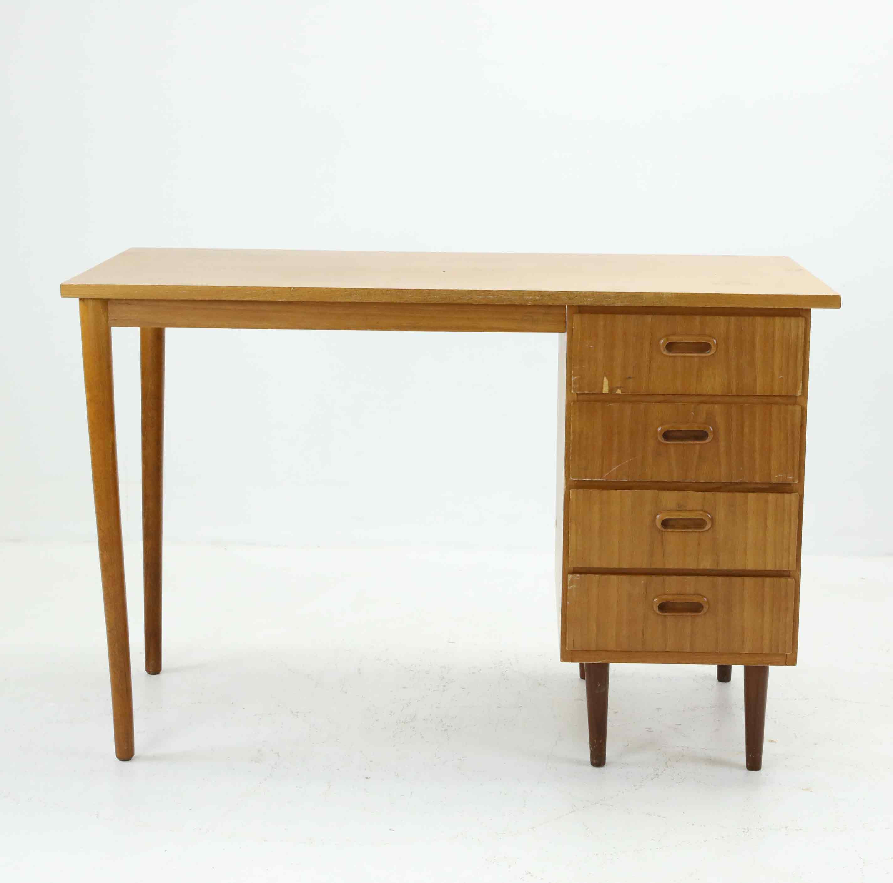 SKRIVBORD, teak, Sverige, 1950/60-tal.