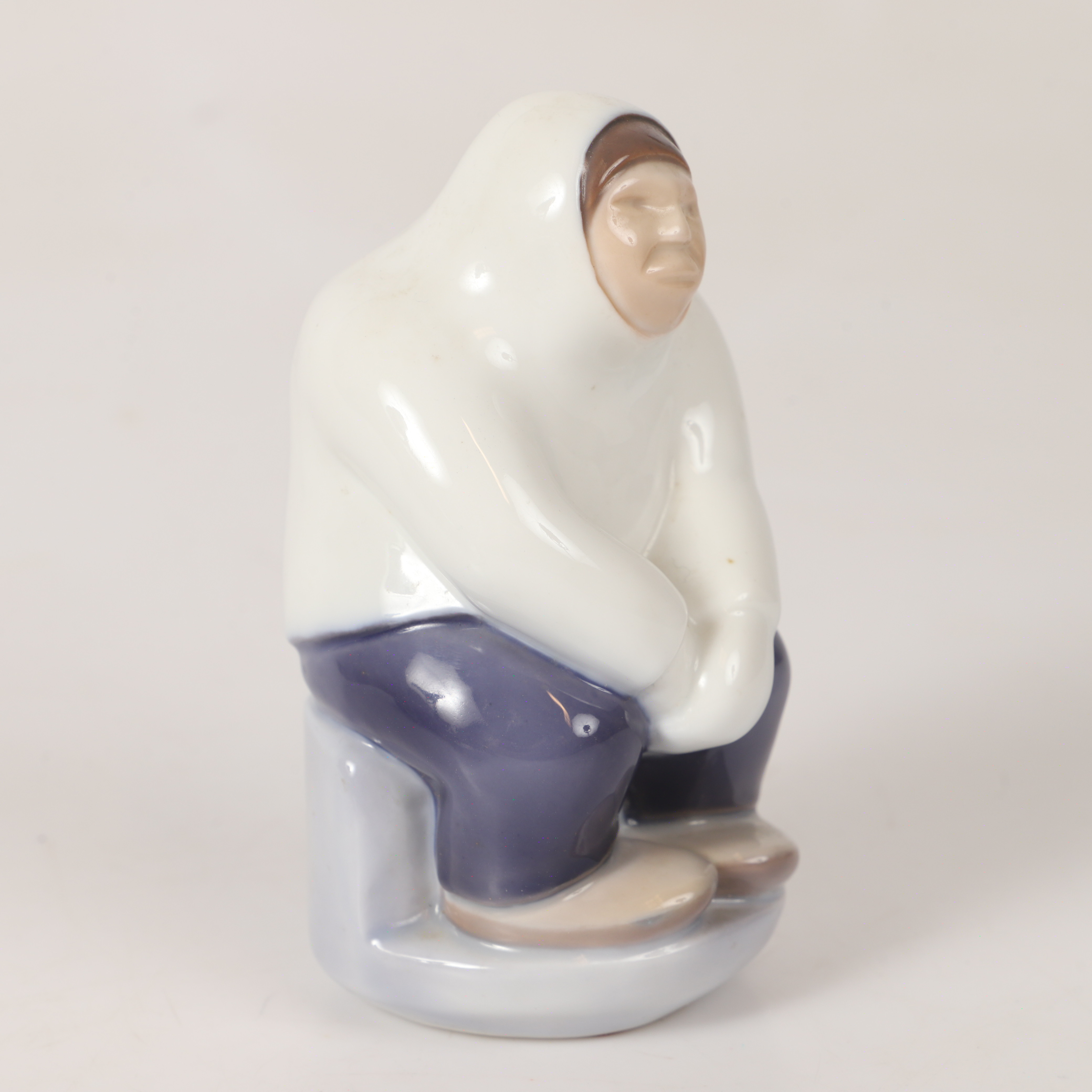 FIGURIN, Inuit, porslin, Karl Kristoffersen, Bing & Gröndahl, Danmark.