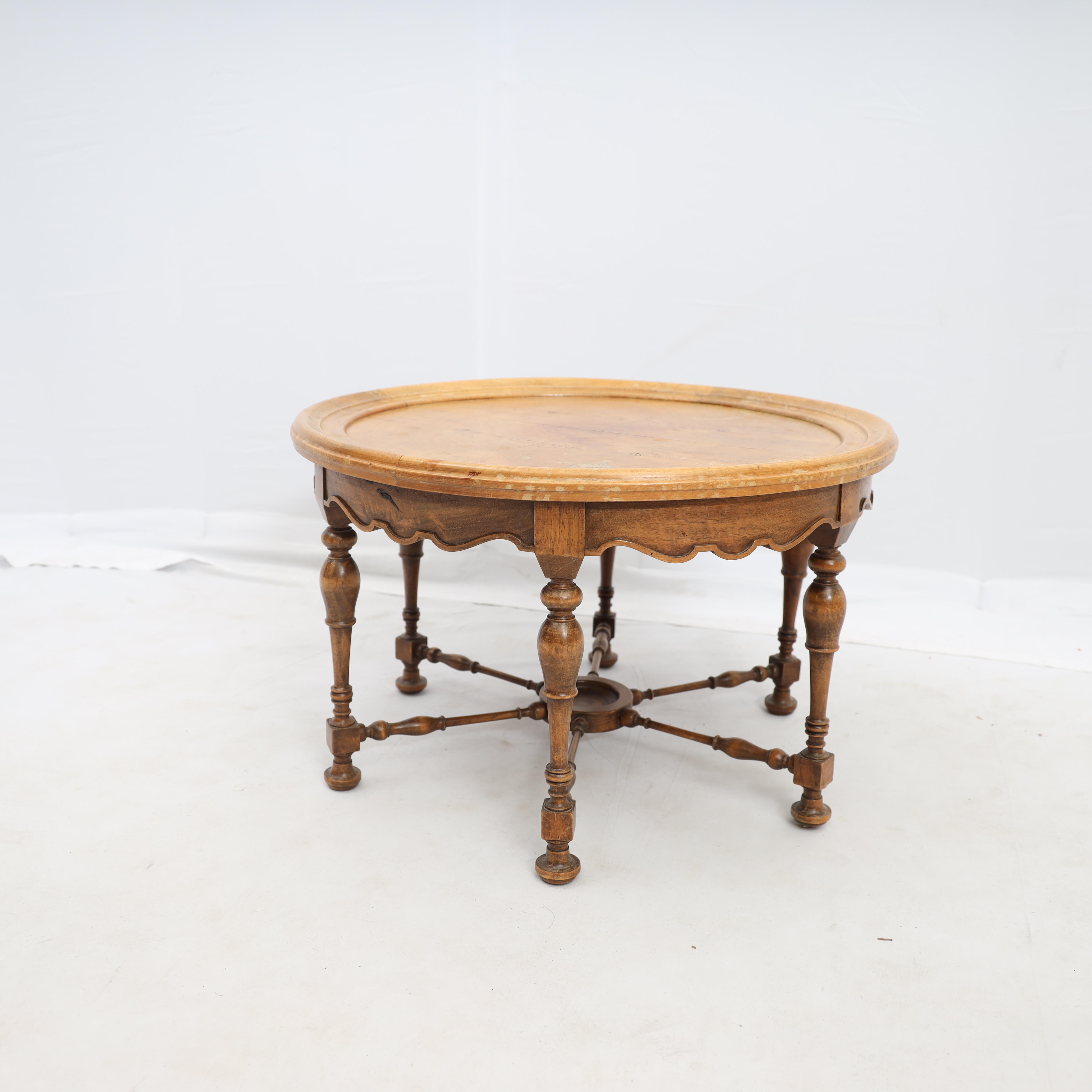 SOFFBORD, 1900-talets första hälft, Swedish modern, betsat trä, med kopplat underrede.