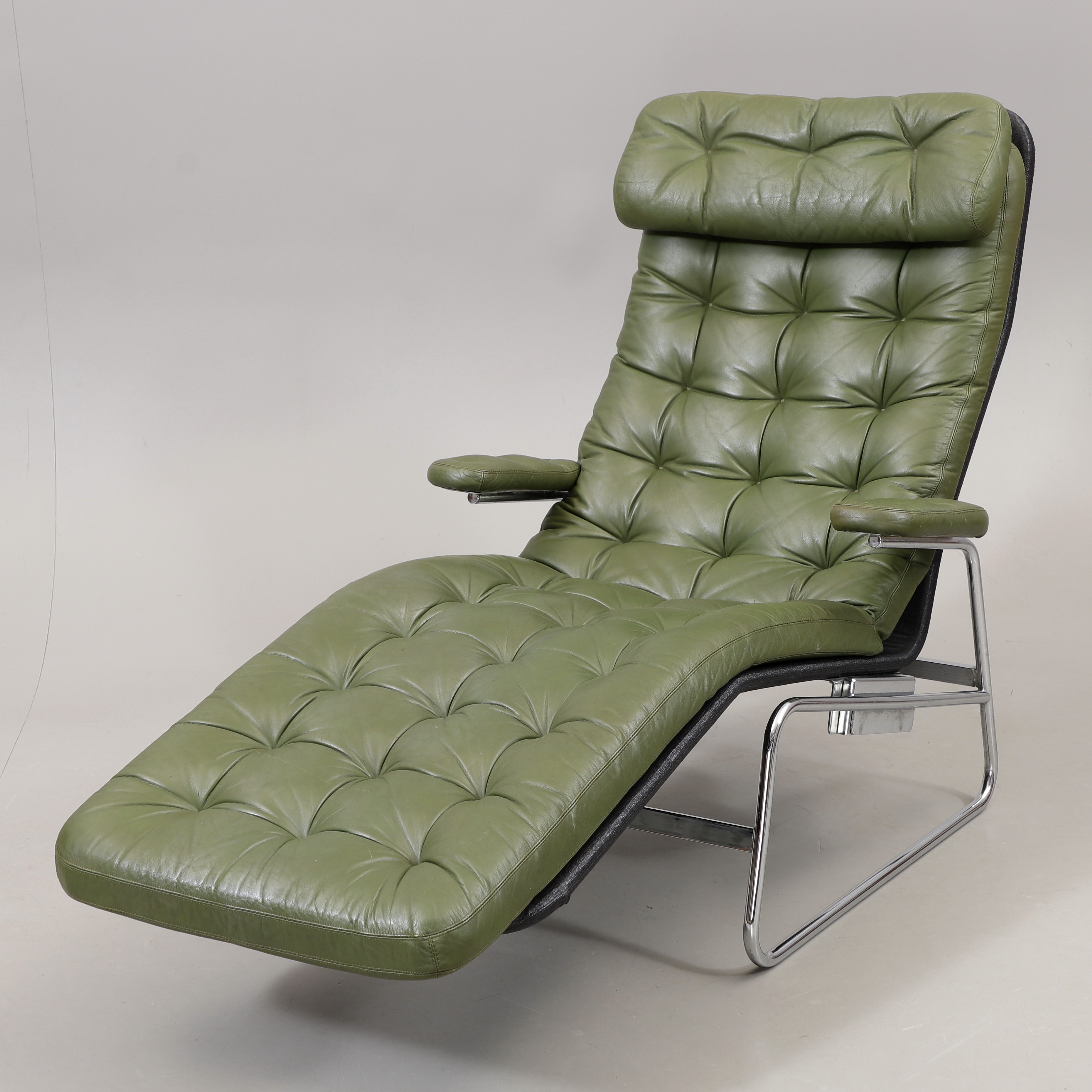 SAM LARSSON. Vilfåtölj, "Fenix", Dux, Kromad 1960-tal.