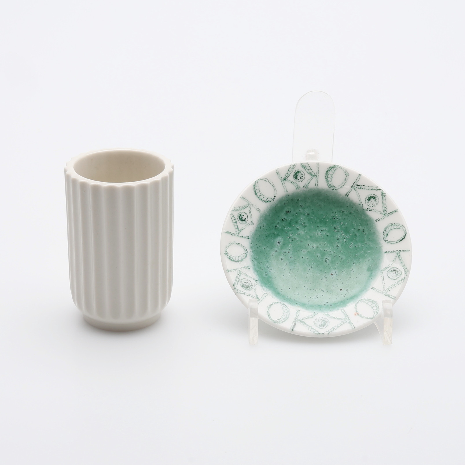 SMÖRFAT SAMT MINIATYRVAS, ROYAL COPENHAGEN & LYNGBY, DANMARK, 1950-TAL.