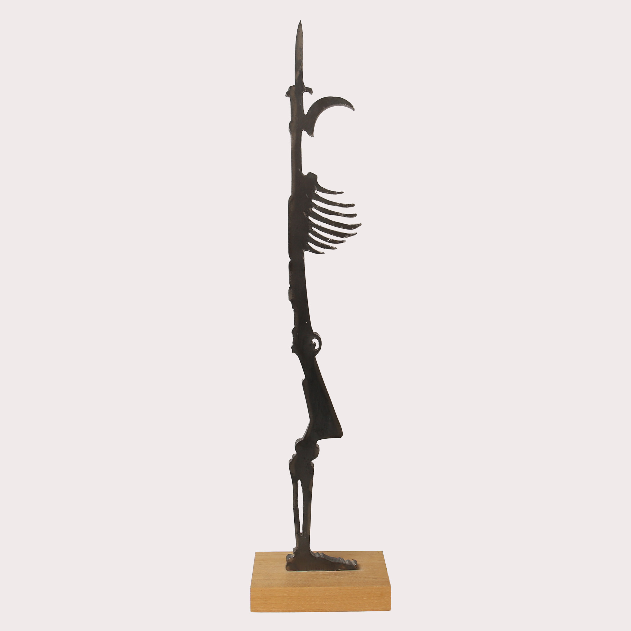 BERTIL ENGLERT. Skulptur, järn "The Universal Soldier" signerad och numrerad 36/50, 2003.