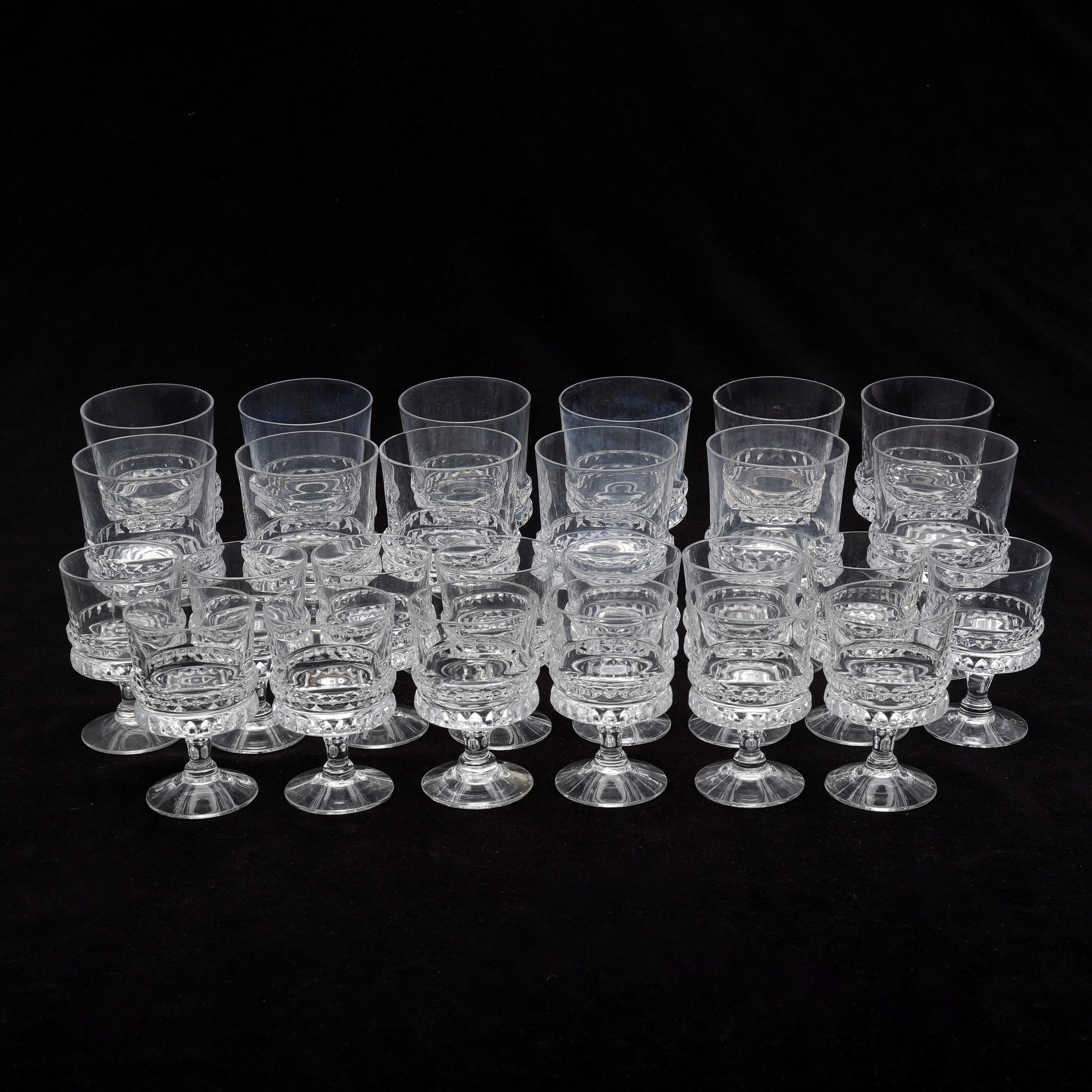 BENGT EDENFALK. SERVISDELAR, 27 ST, GLAS, "CORONA", SKRUF.