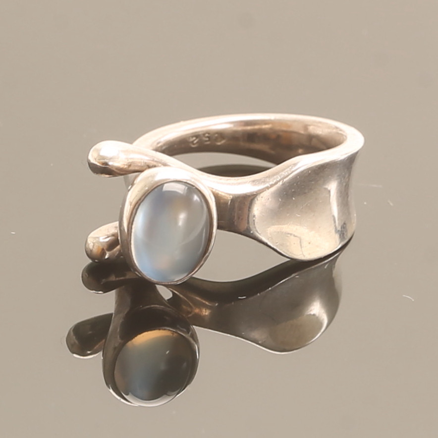 VIVIANNA TORUN BÜLOW-HÜBE. Ring, sterlingsilver, för Georg Jensen, Danmark.