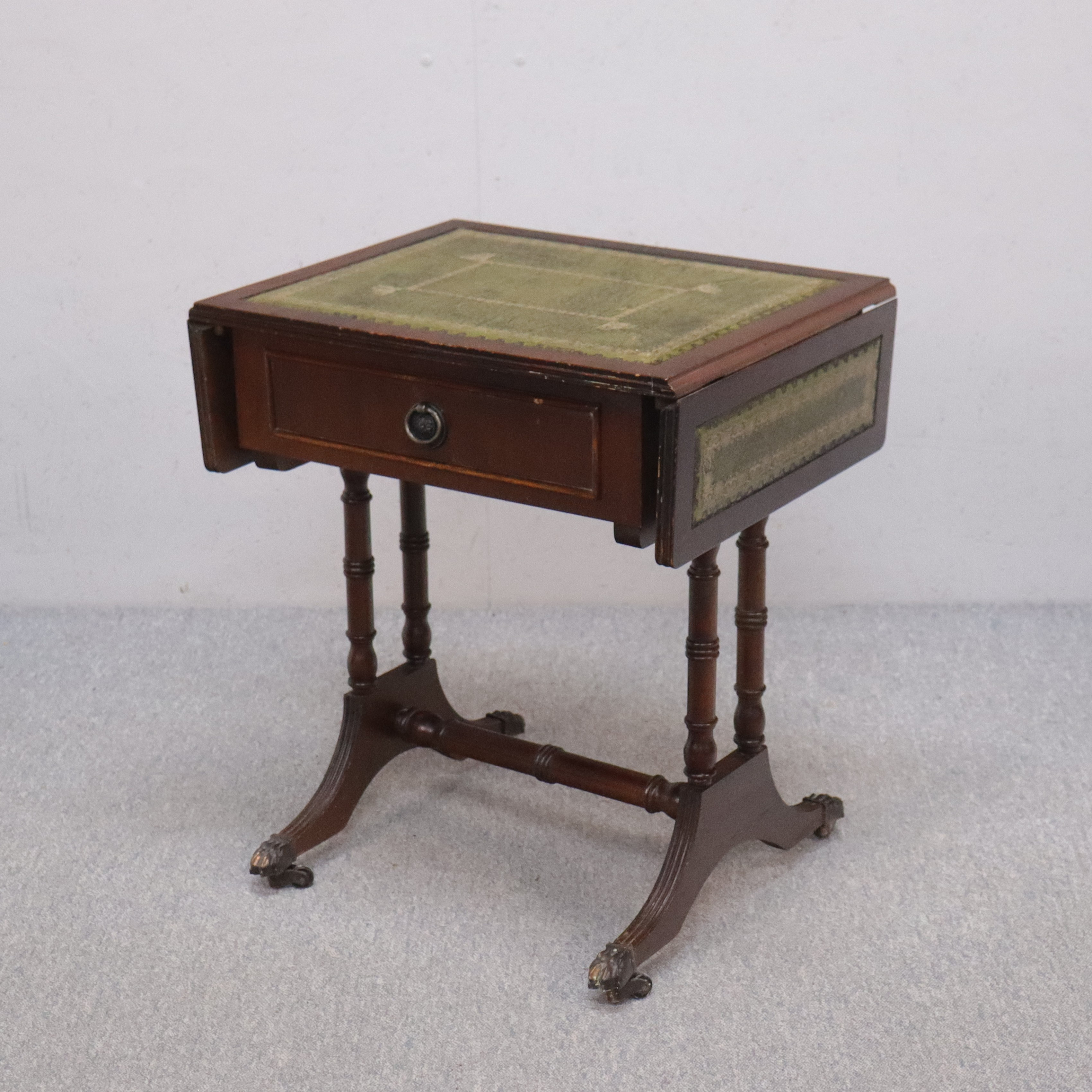 LAMPBORD, på hjul, engelsk stil, 1900-tal.