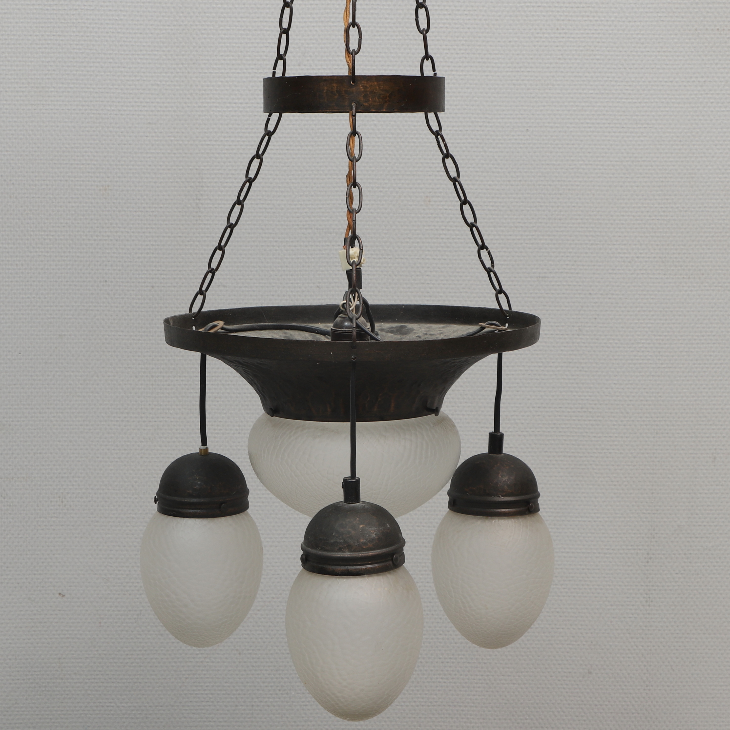 TAKLAMPA, koppar & glas, jugend, 1900-talets början.