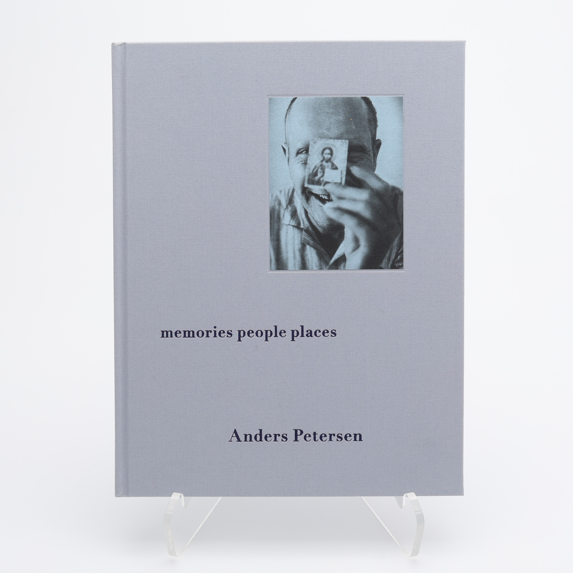 FOTO. DEN SVENSKE FOTOGRAFEN ANDERS PETERSENS "MEMORIES PEOPLE PLACES" I BEGRÄNSAD UPPLAGA, 2021.