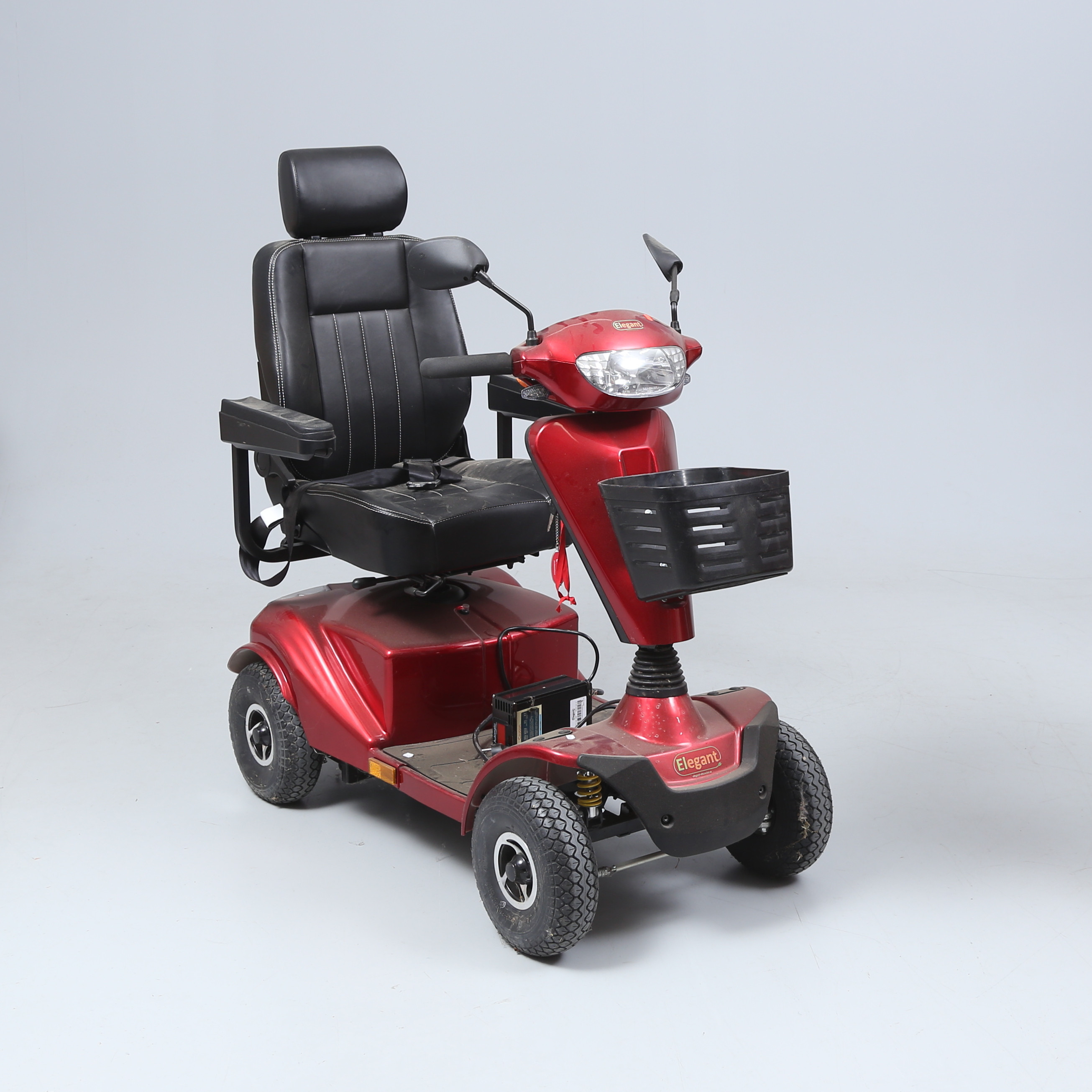 PERMOBIL/ELSCOOTER, Elegant.