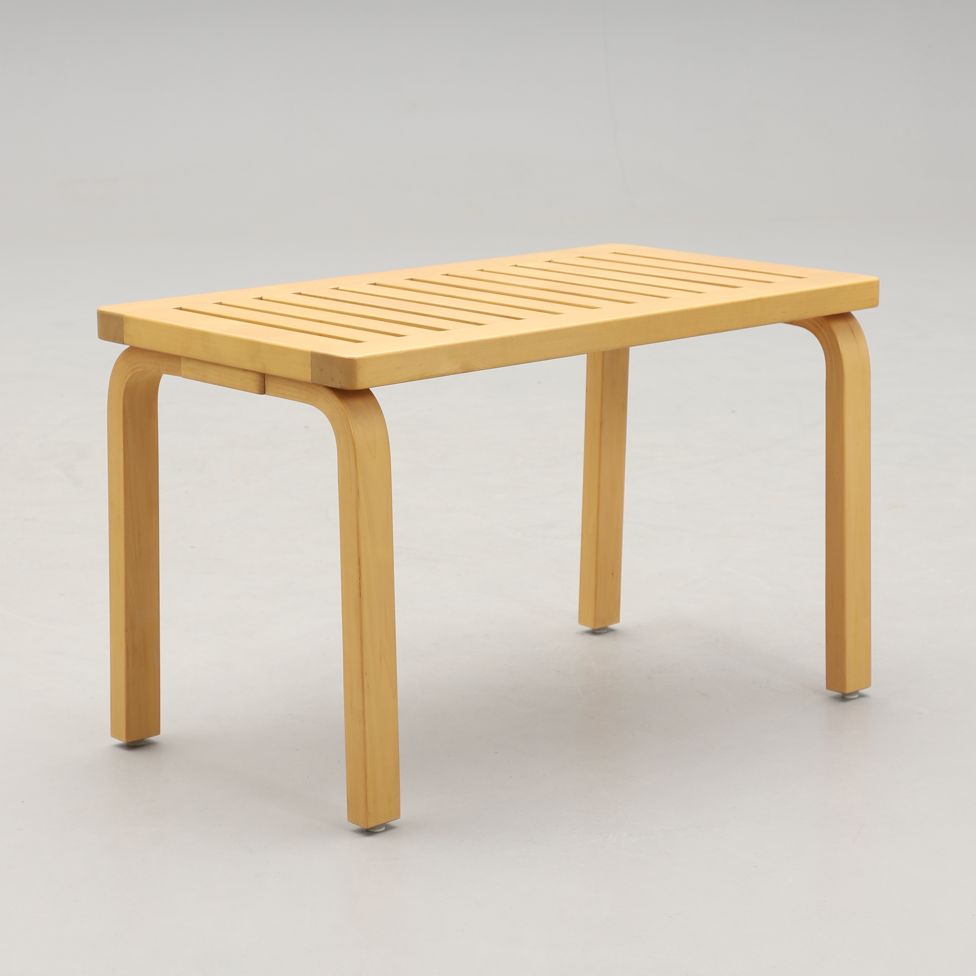 ALVAR AALTO. BÄNK, 153B, Artek, 1900-talets andra hälft.