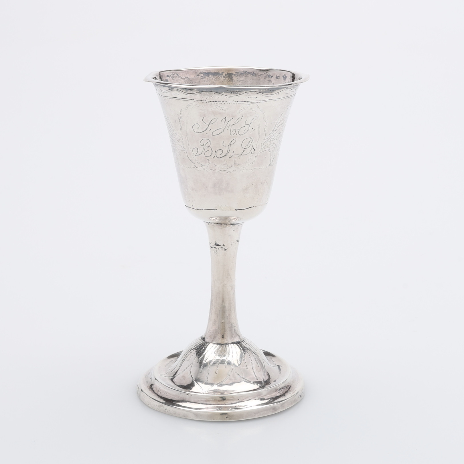 LARS ANDERS RÖNNOW, SUPKALK AV SILVER, Landskrona, med bröllopsgravyr, 1829, 26,1 g.