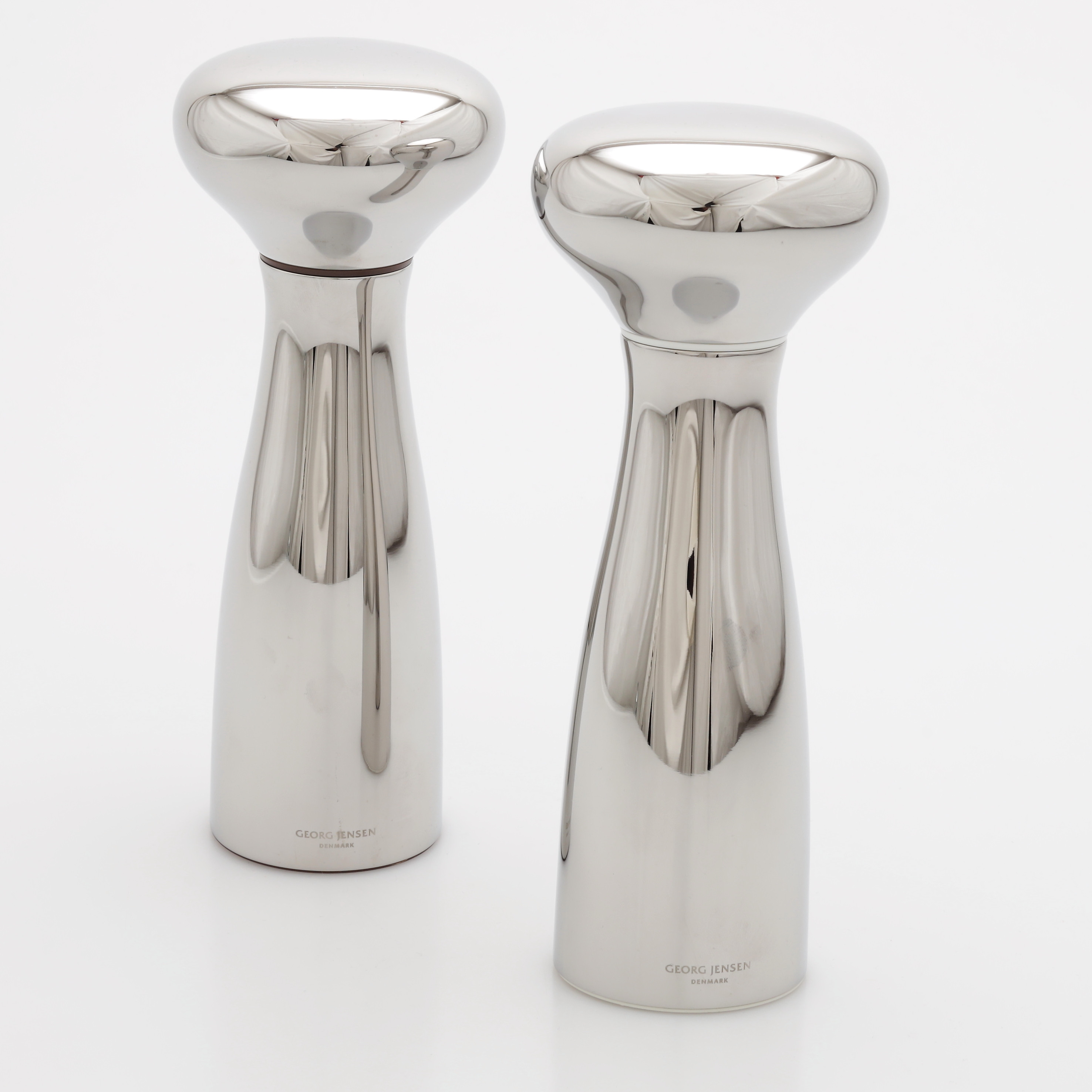 ALFREDO HÄBERLI. Salt- samt Pepparkvarn, 2 delar, rostfritt stål, Georg Jensen, Danmark.
