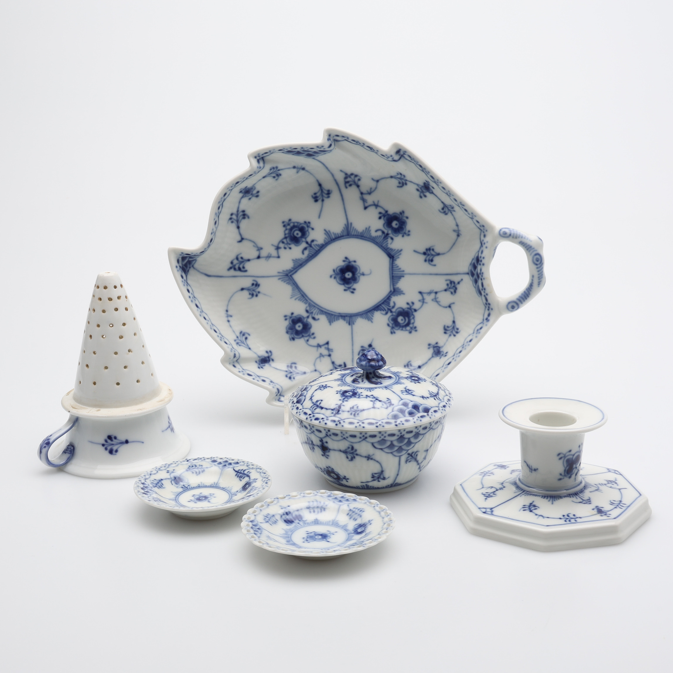 PORSLIN, SEX DELAR, MUSSELMALET, ROYAL COPENHAGEN.