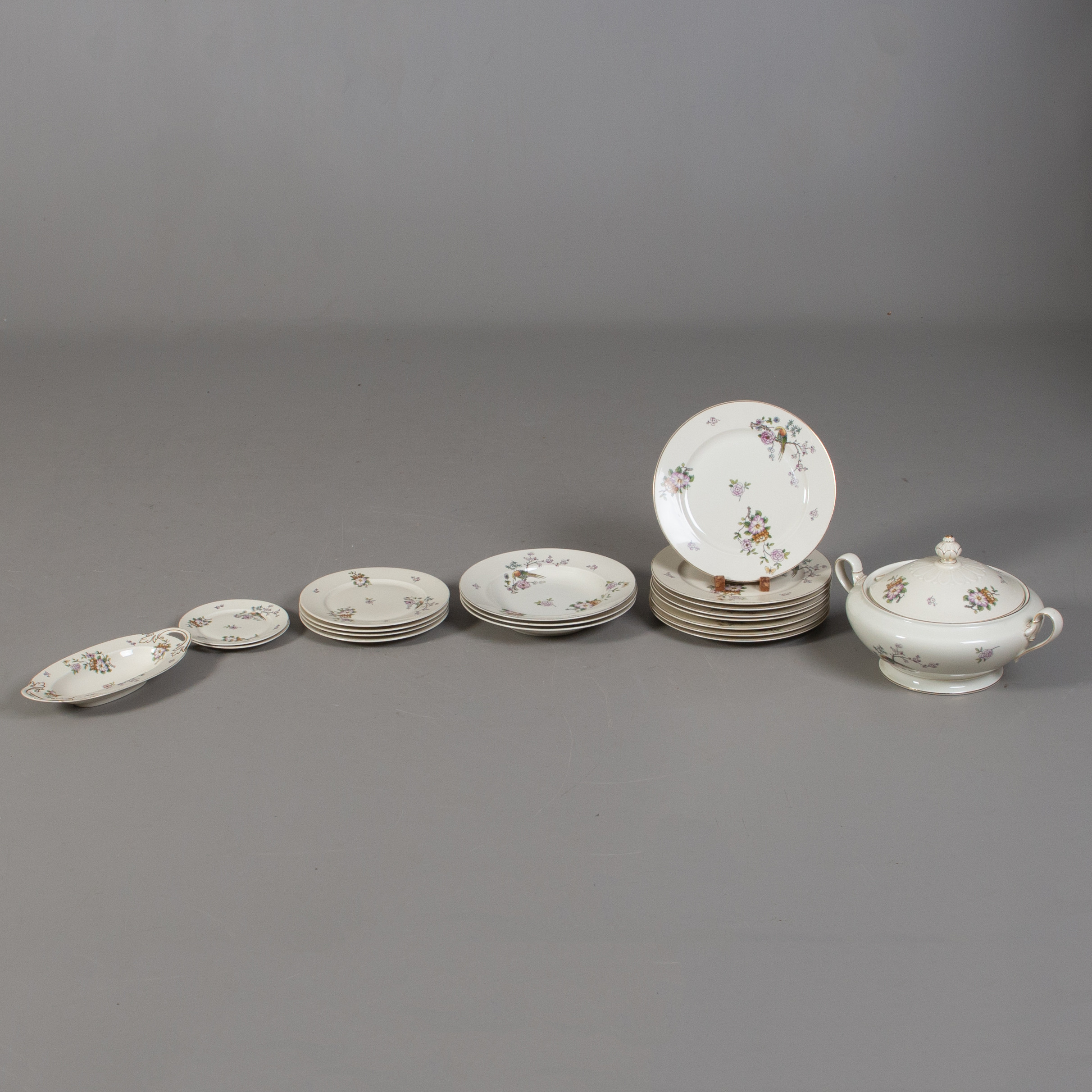 SERVISDELAR. Rosenthal , Continental serien, 19 delar. 1900-talets mitt.