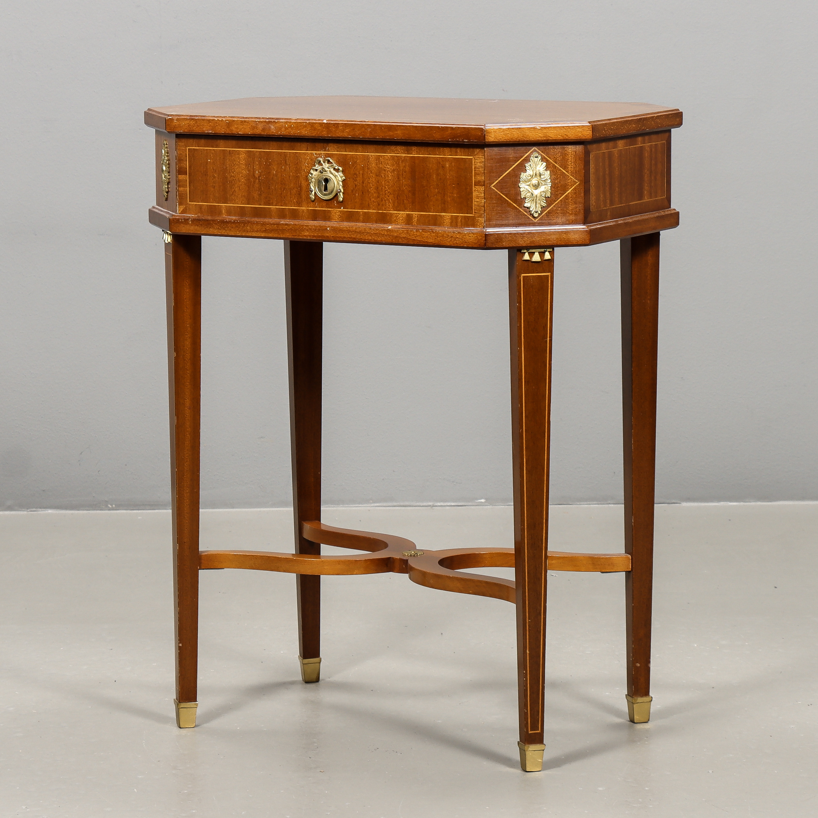 SYBORD Sengustaviansk stil, Mahogny, 1900-talets andra hälft.