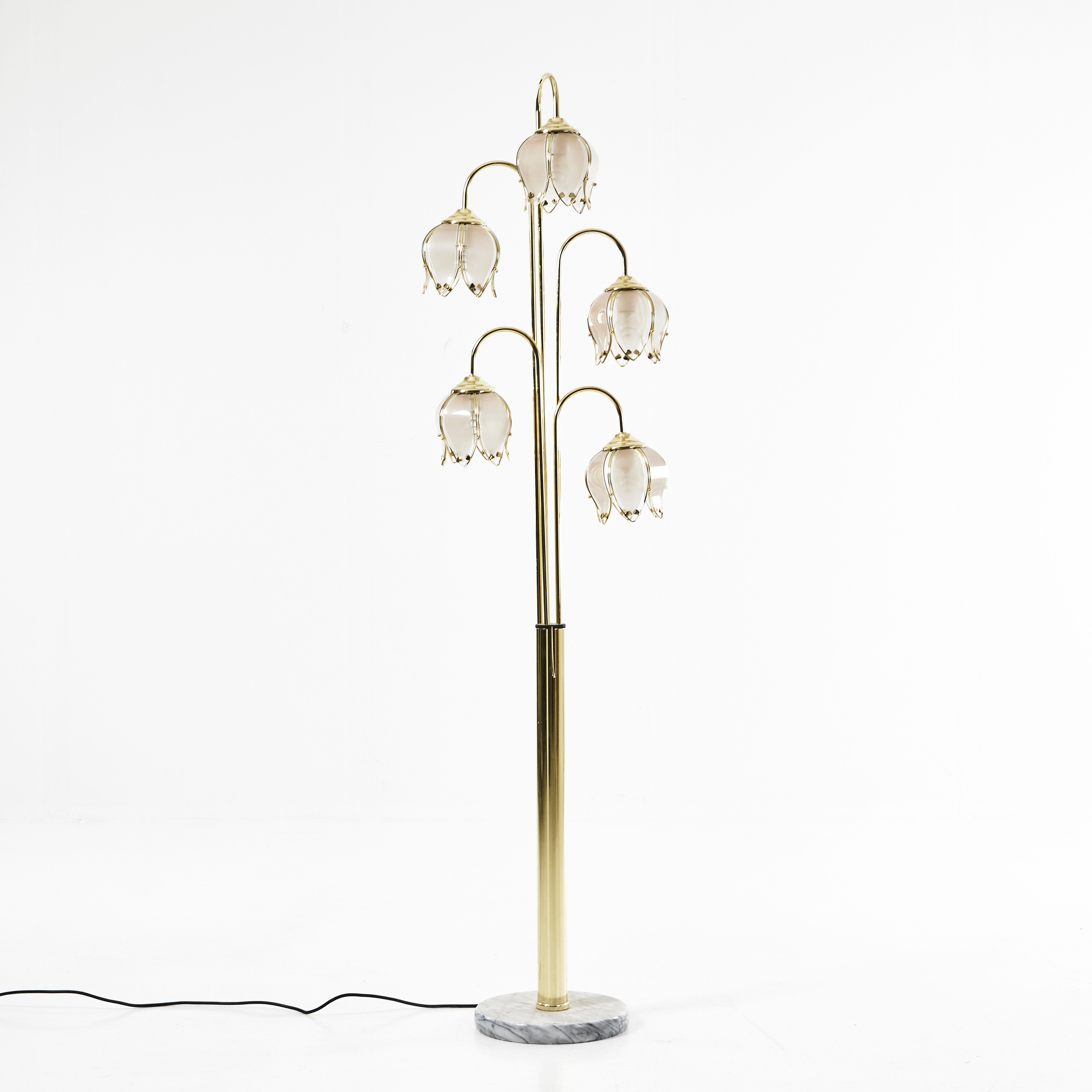 GOLVLAMPA, "Tulpan", Cottex, 1970/80-tal. 5 ljusarmar med glasskärmar i form av blomblad, stomme i gulmetall på rund fot i sten.