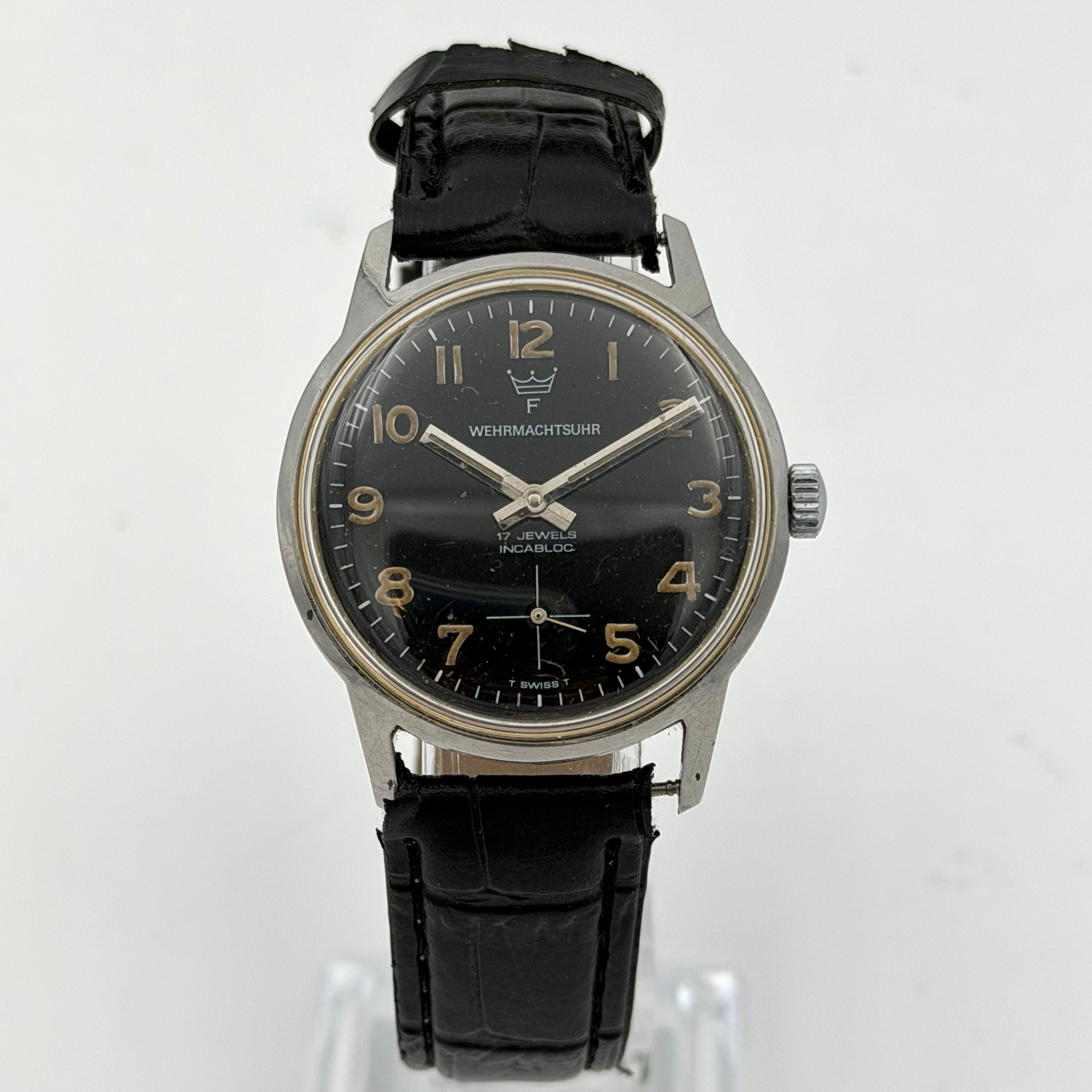 WEHRMACHTSUHR, armbandsur, militärmodell, manuell, stål.