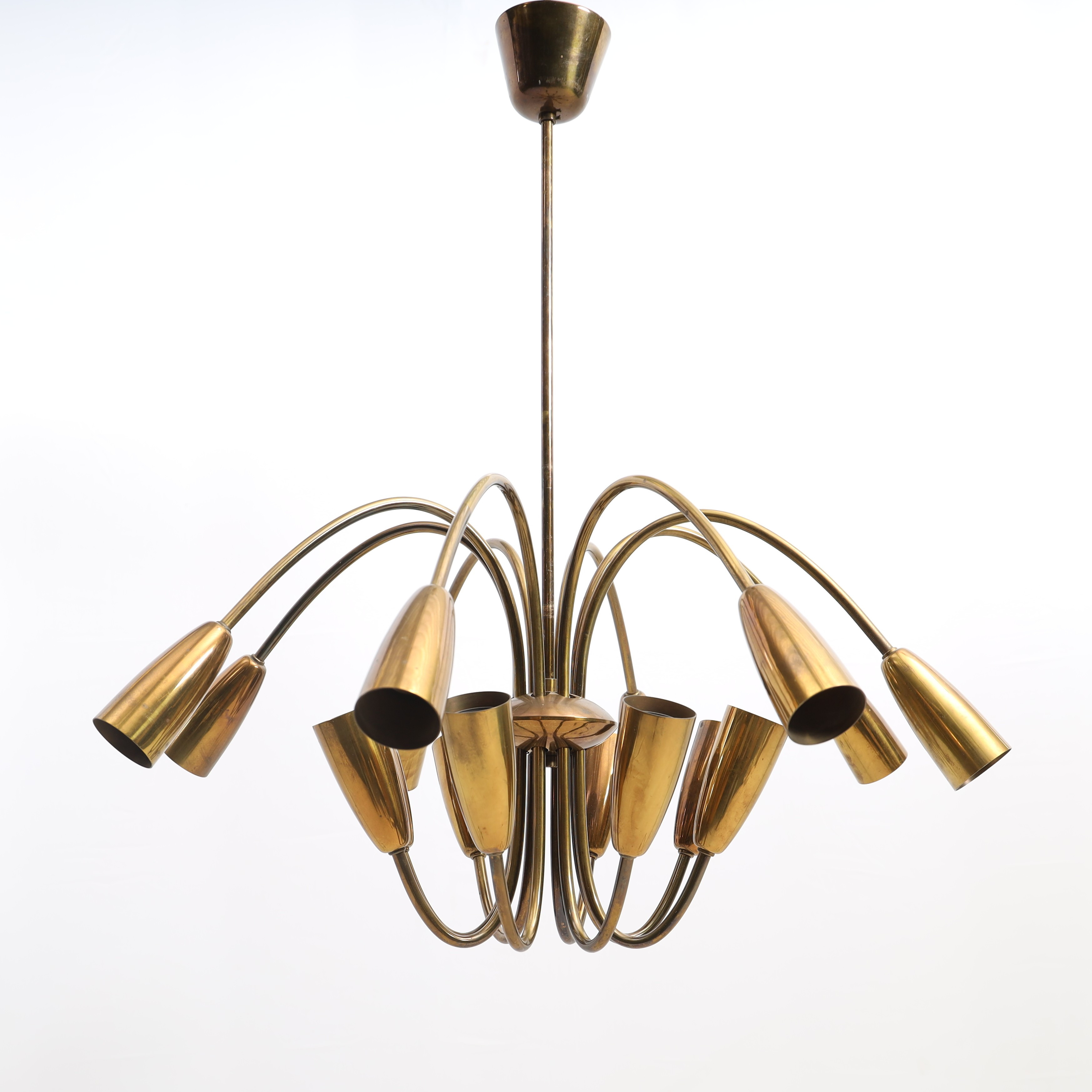 HARALD NOTINI. Taklampa, Böhlmarks lampfabrik, modell 12105, omkring 1900-talets mitt, swedish modern, mässing med 16 ljuspunkter.