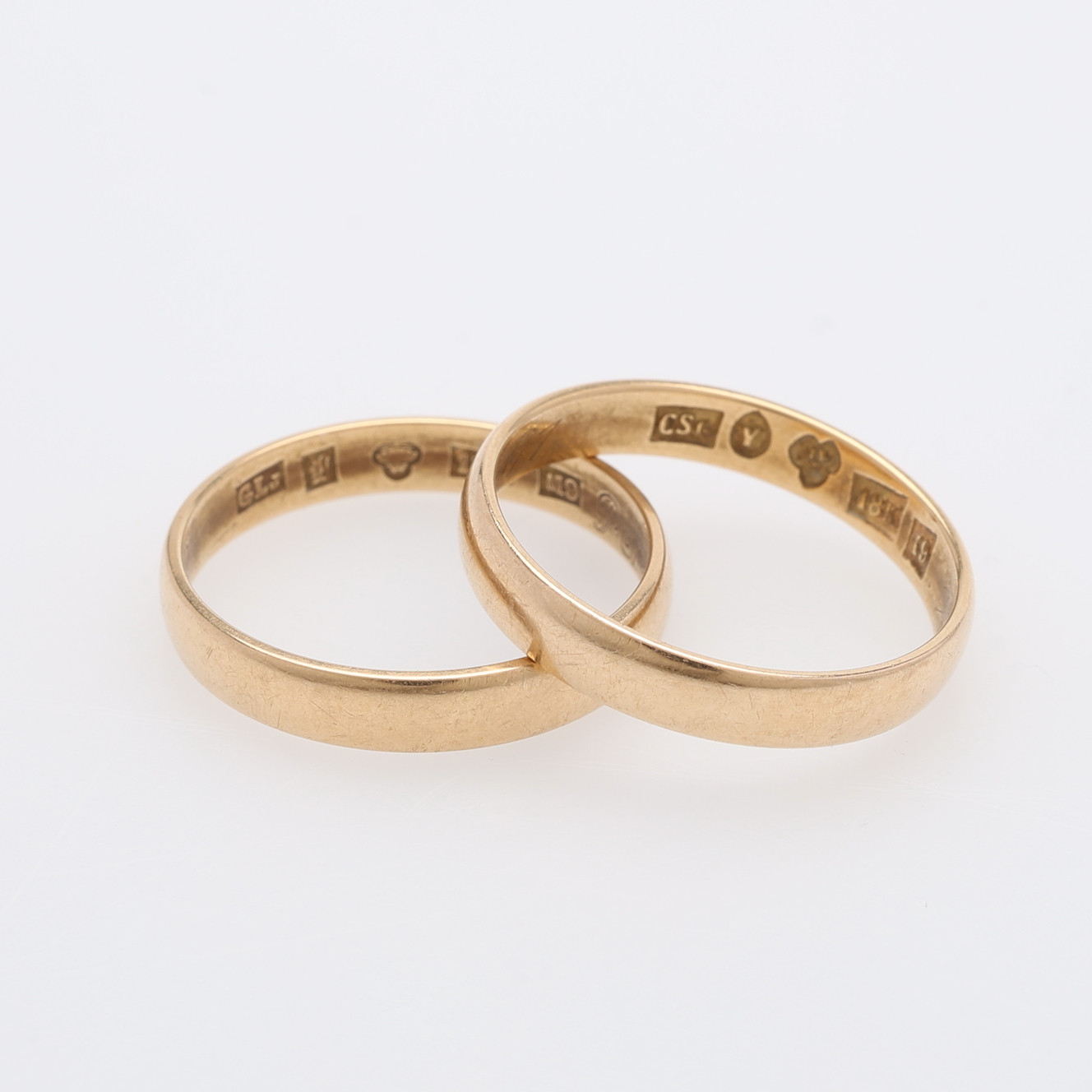 SLÄTA RINGAR, 2 ST, 18 k guld, totalt 5,7 g.