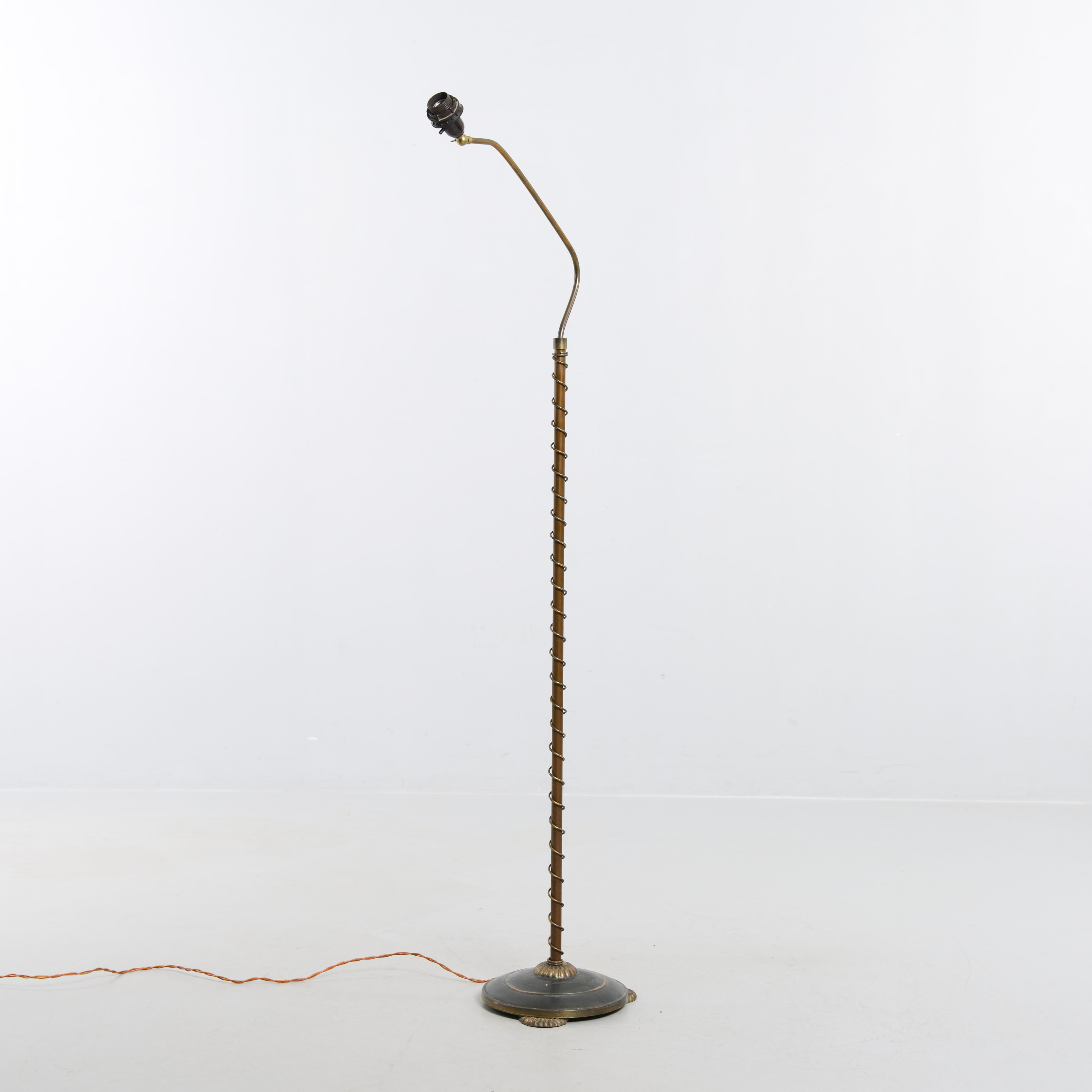 GOLVLAMPA, 1900-talets tidigare del.
