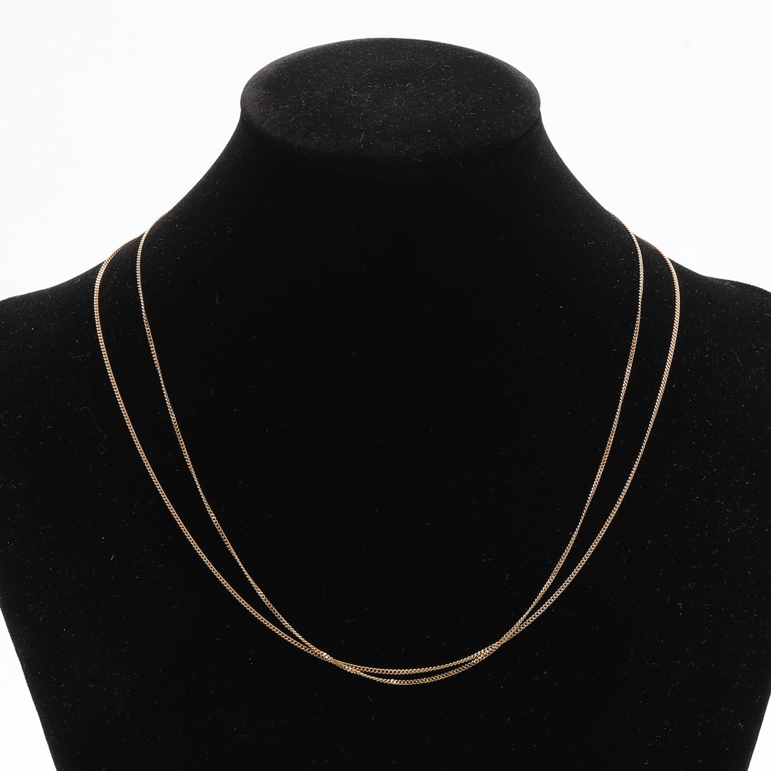 KEDJOR, 18K guld. 2 st. Pansar. Svenska importstämplar. Vikt 4,7 gram.