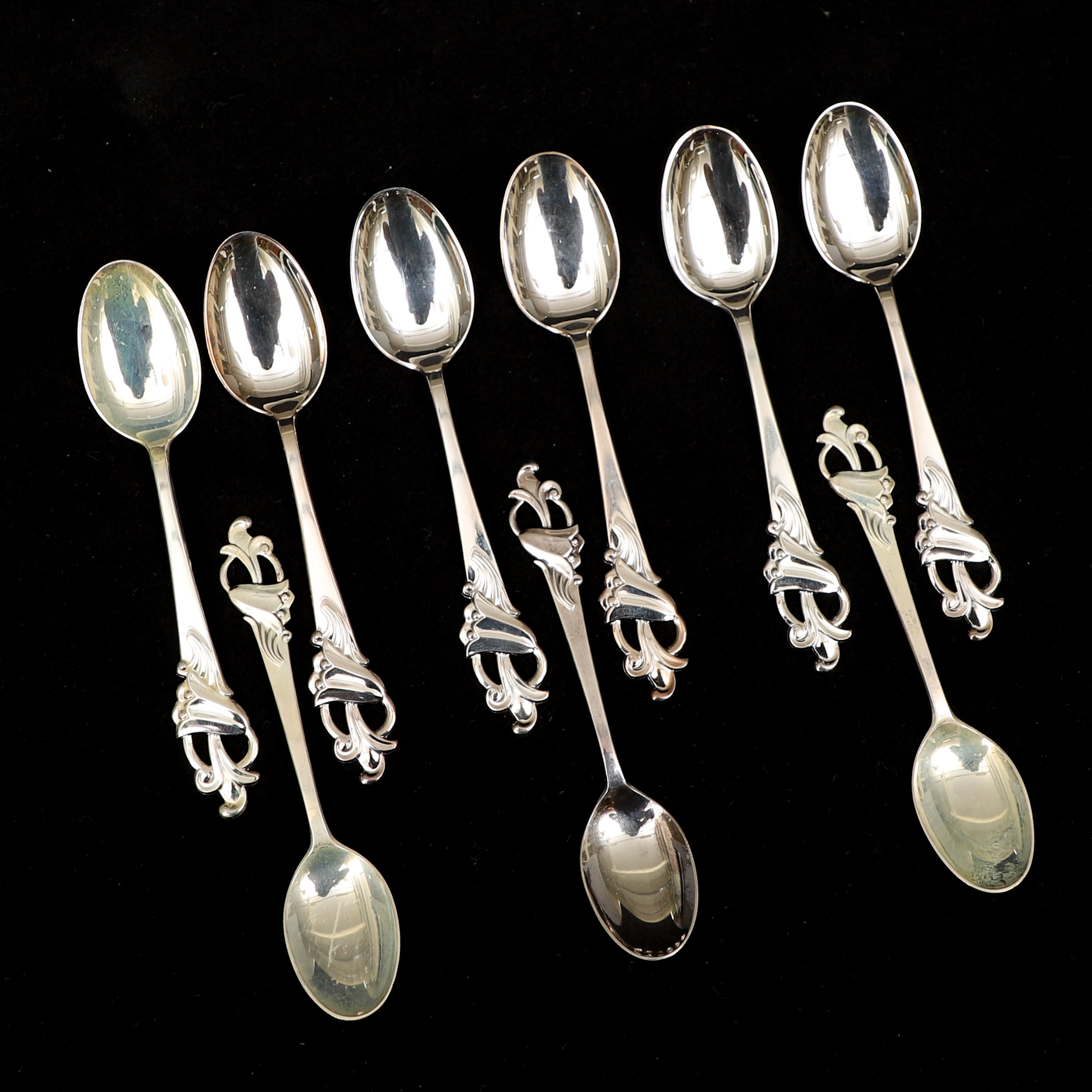 TH MARTHINSEN. KAFFE- och MOCKASKEDAR, silver 830, 6+3 st, total vikt 92 g.