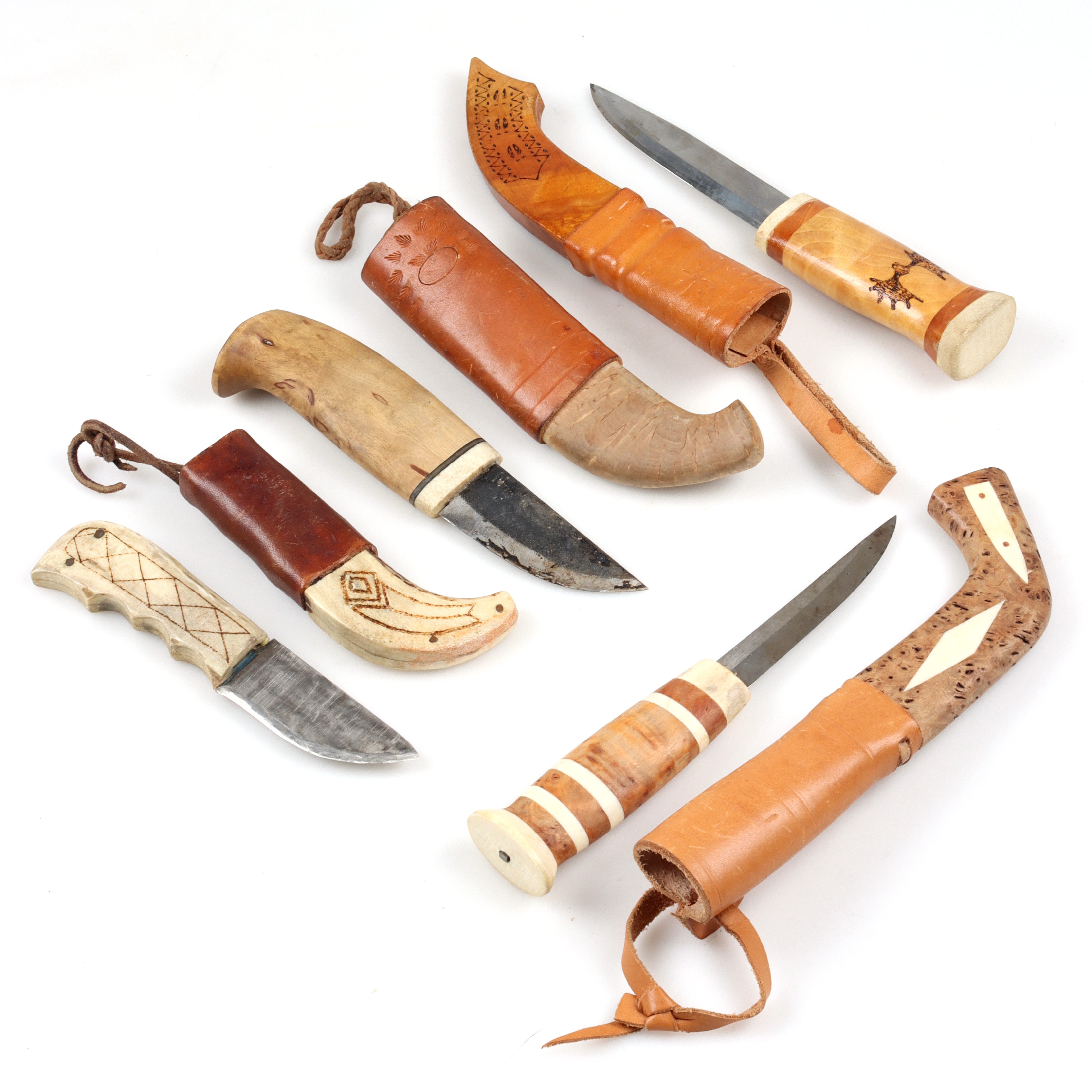 KNIVAR, 4 st, bl.a. masurbjörk, horn, 1900-tal.