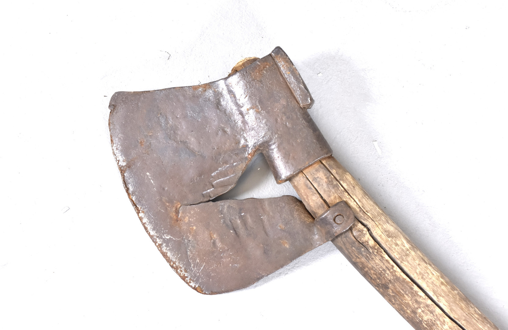 BILA, smide med träskaft, 1600-tal.