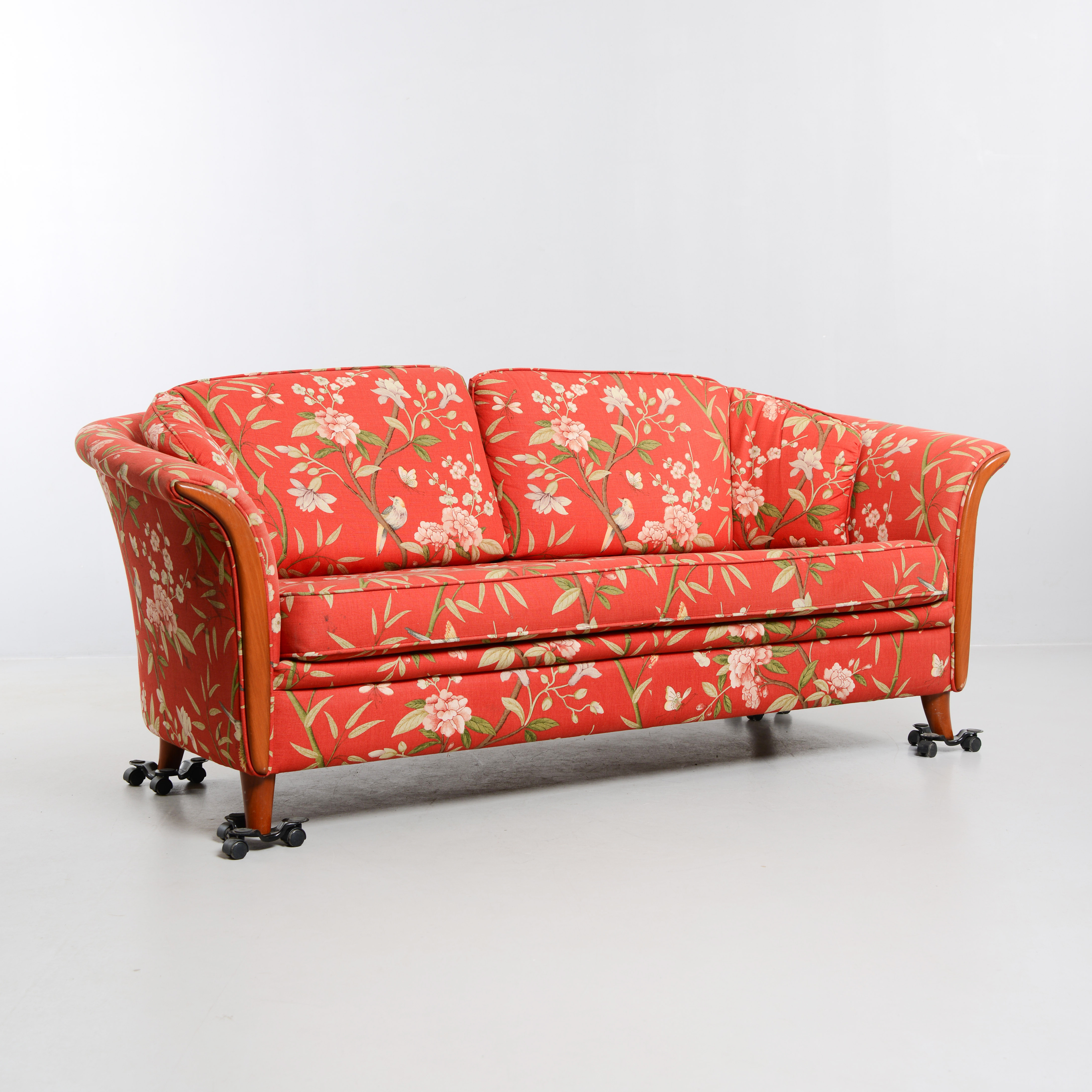 SOFFA klädd i GP & J Bakers "Peony & Blossom", Bröderna Anderssons, 1900/2000-tal.