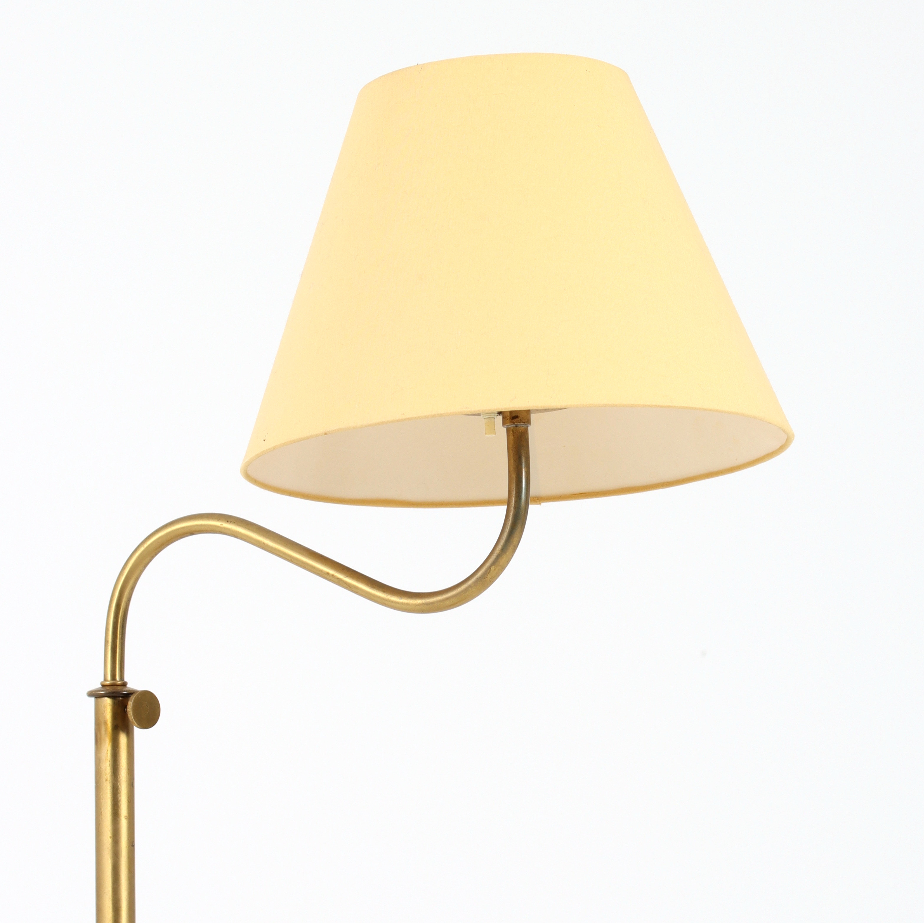 JOSEF FRANK. Golvlampa, modell 2568, Firma Svenskt Tenn.
