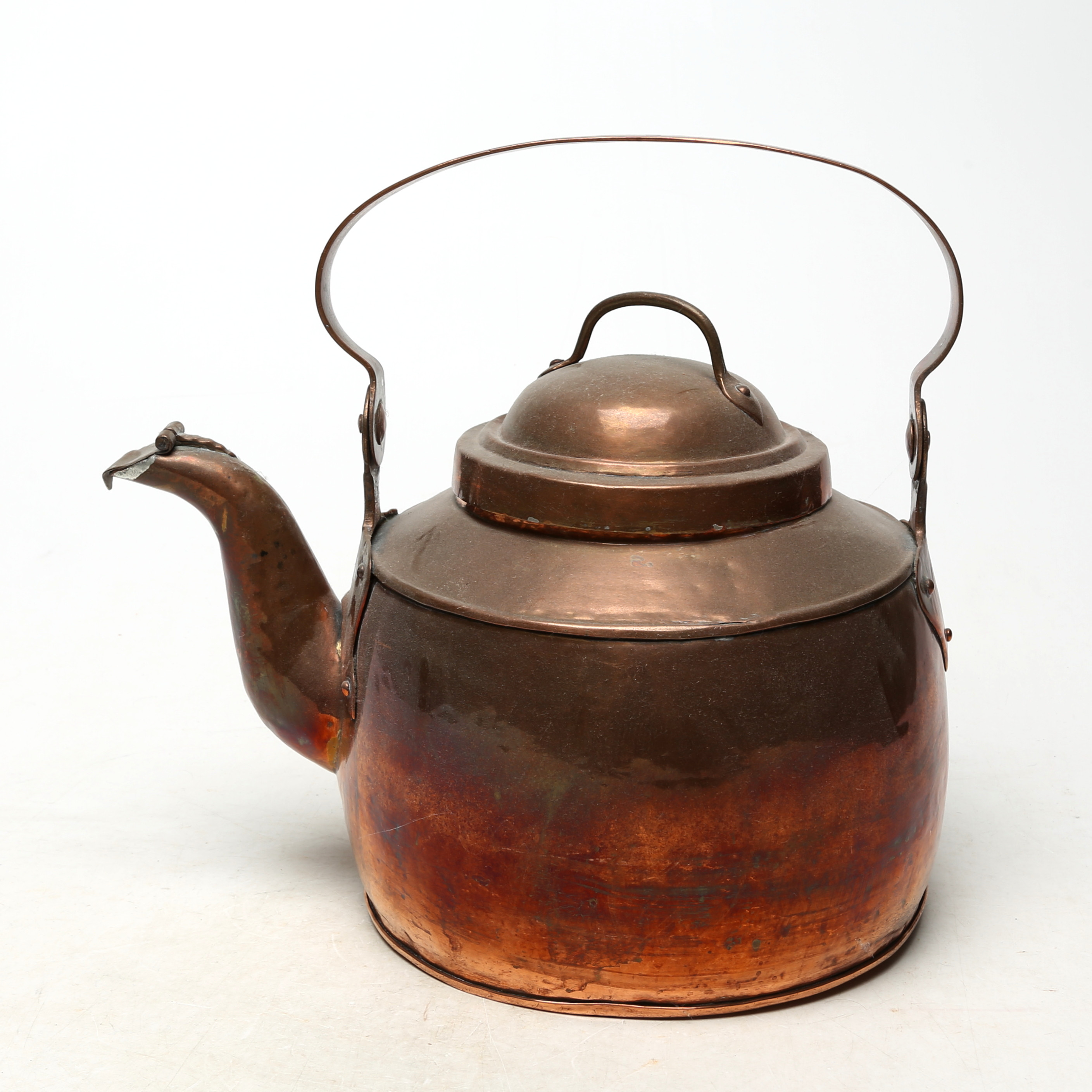 SERVERINGSPANNA, koppar, med mustaschfäste, signerat handtag, sannolikt 1900-tal.