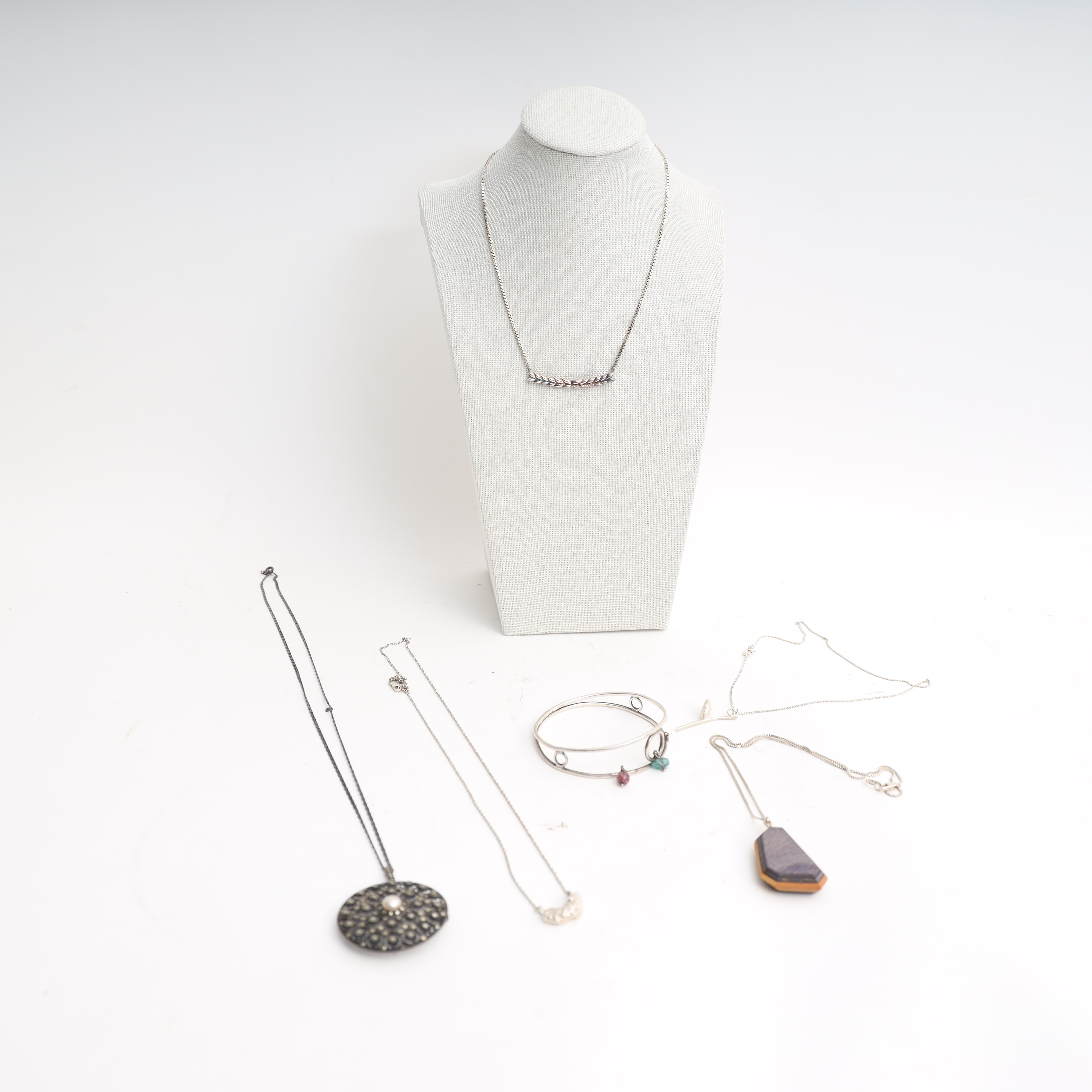 SMYCKEN 6 delar, silver, mestadels halsband.