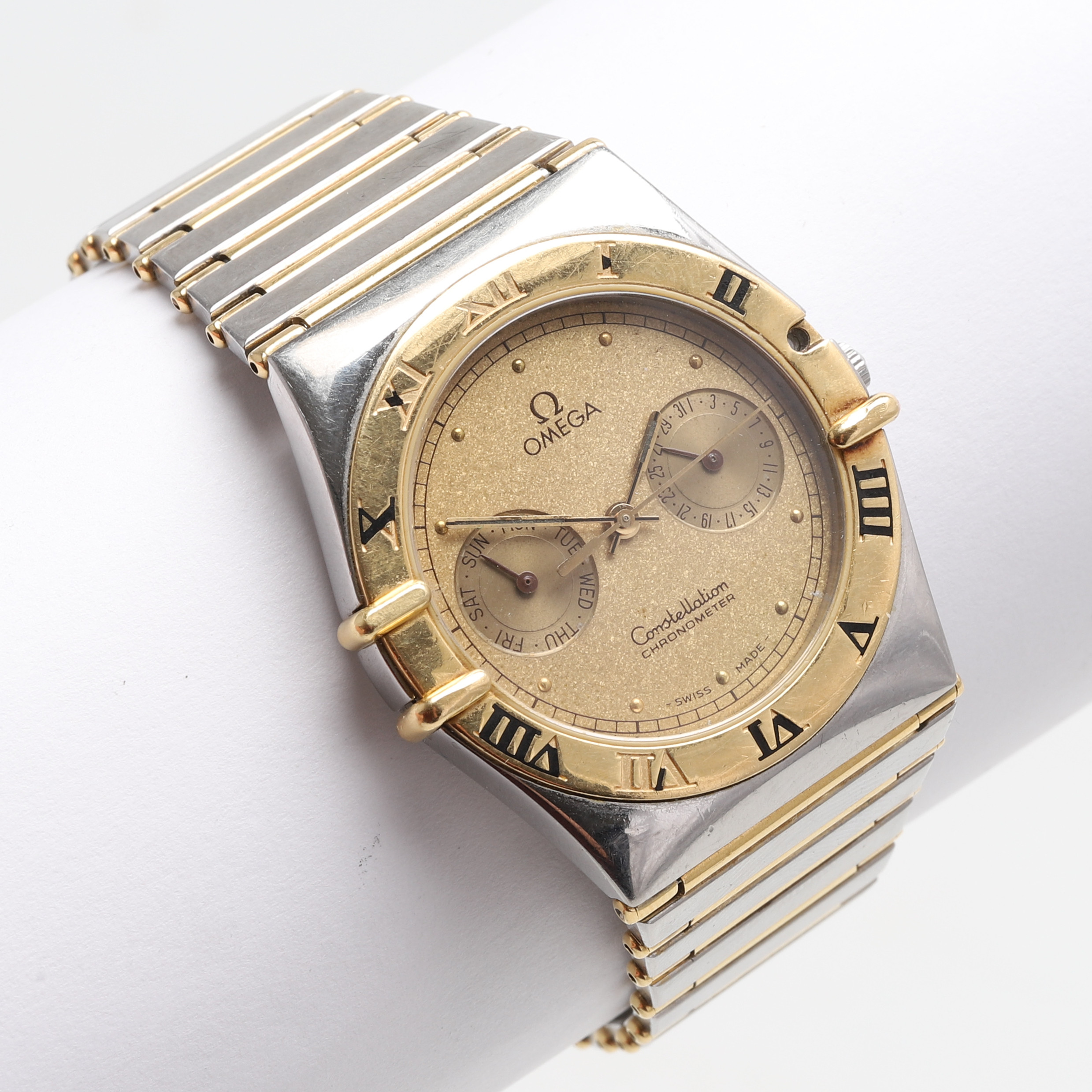 ARMBANDSUR. Omega Constellation Chronometer. OWL. Guld på stål. Quartz.