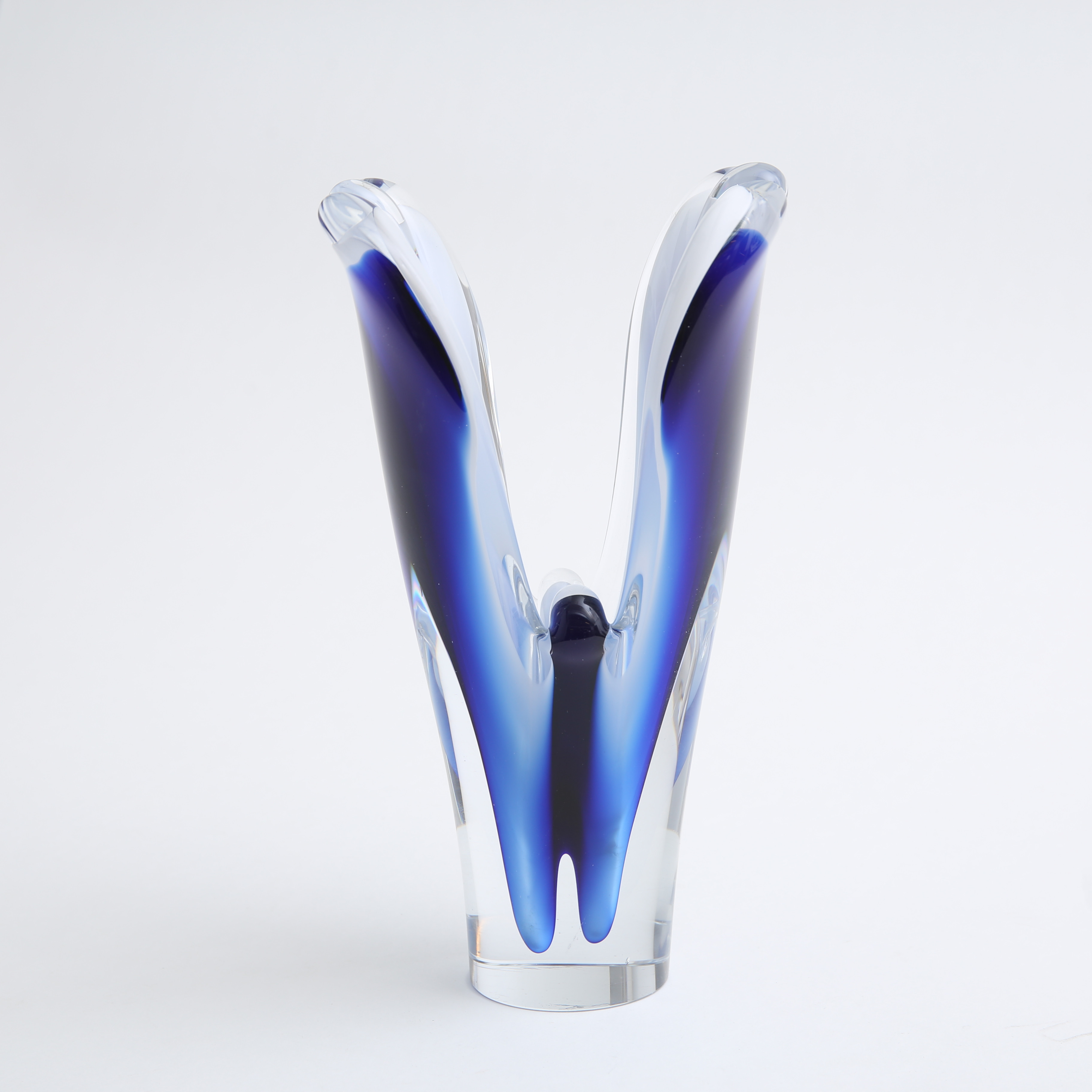 PAUL KEDELV. Vas, glas, " Coquille ", Flygsfors, signerad.