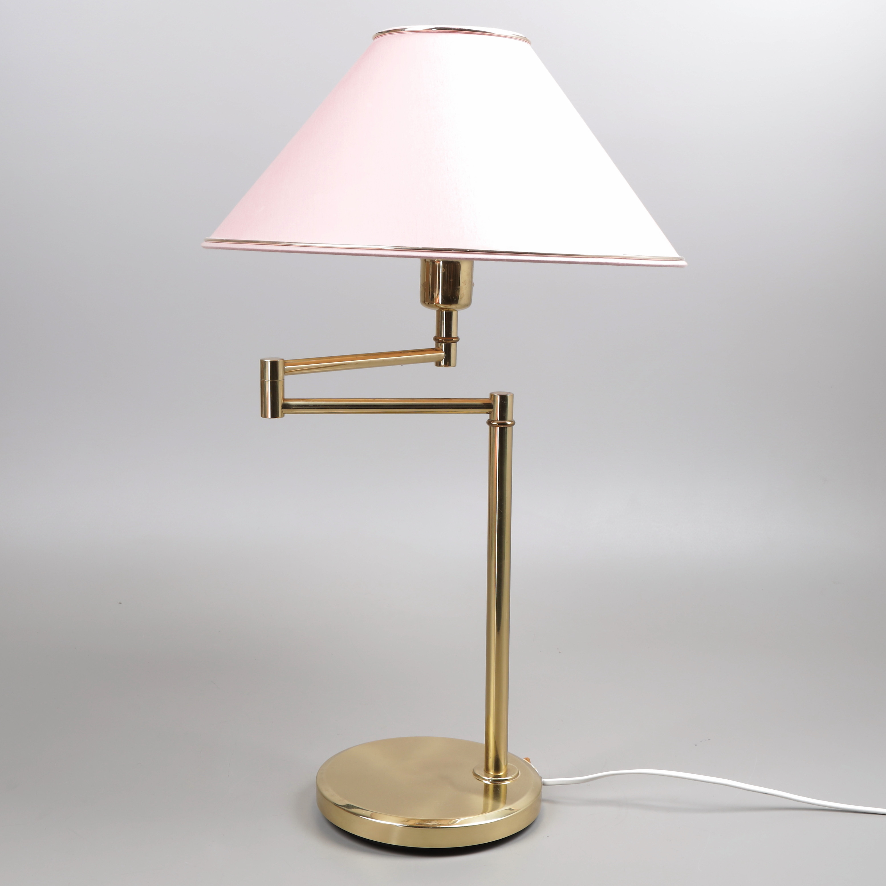 BORDSLAMPA, mässing, Koestøl, 1900-talets andra hälft.