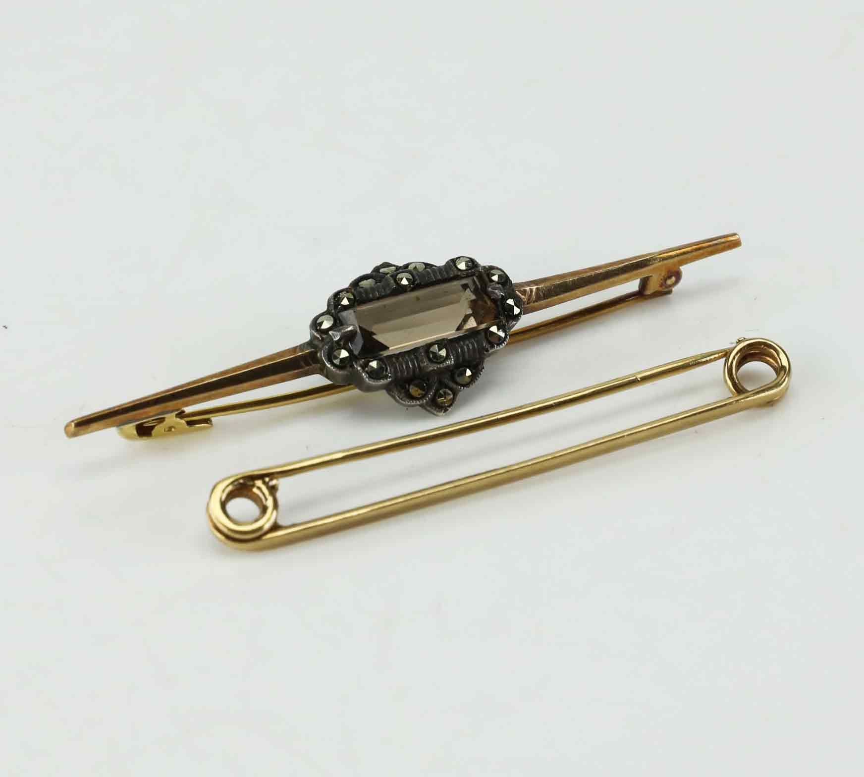 BROSCHER, 2 st, Guld 18K, GD&CO Malmö, 1900-tal.