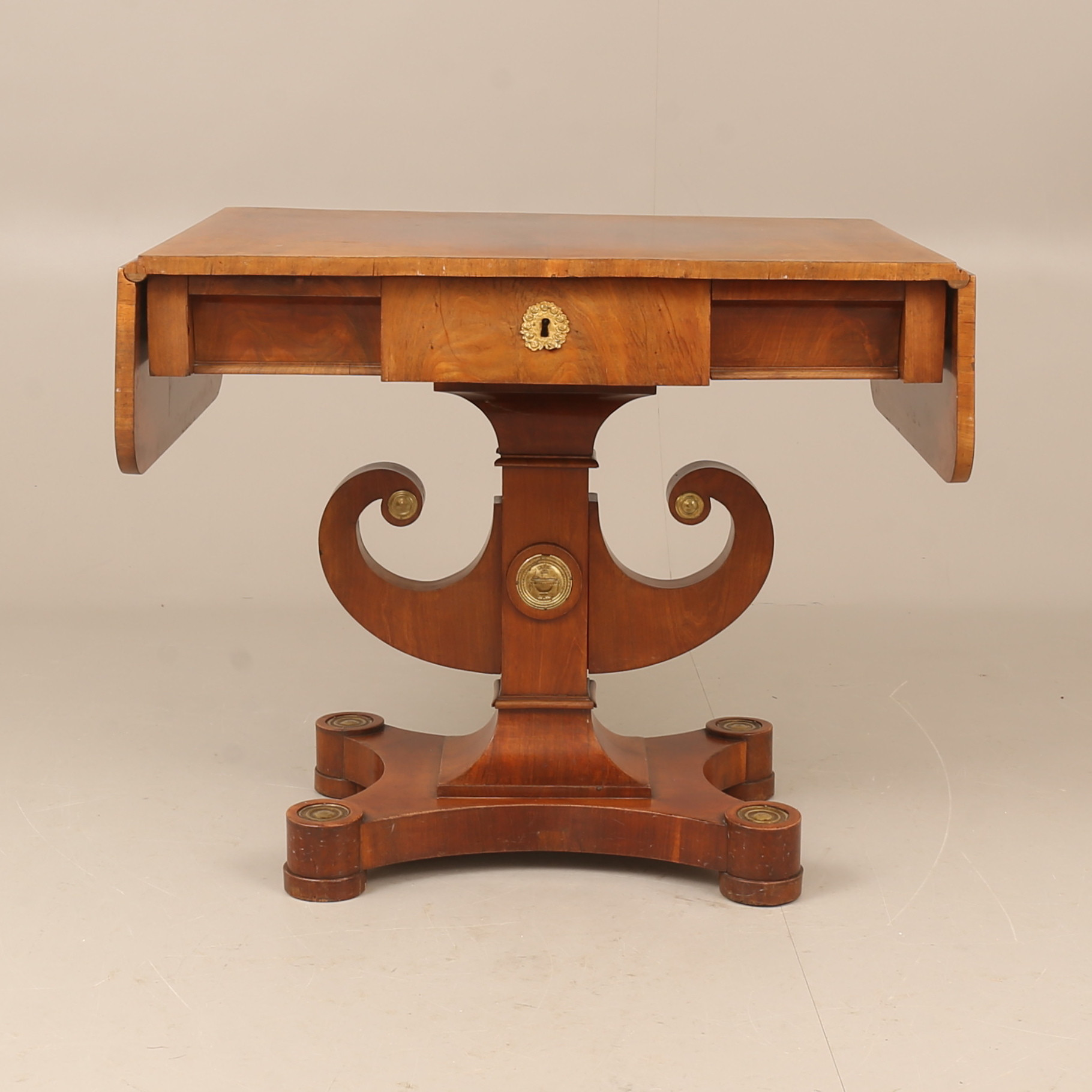 SALONGSBORD, mahogny, senempire.
