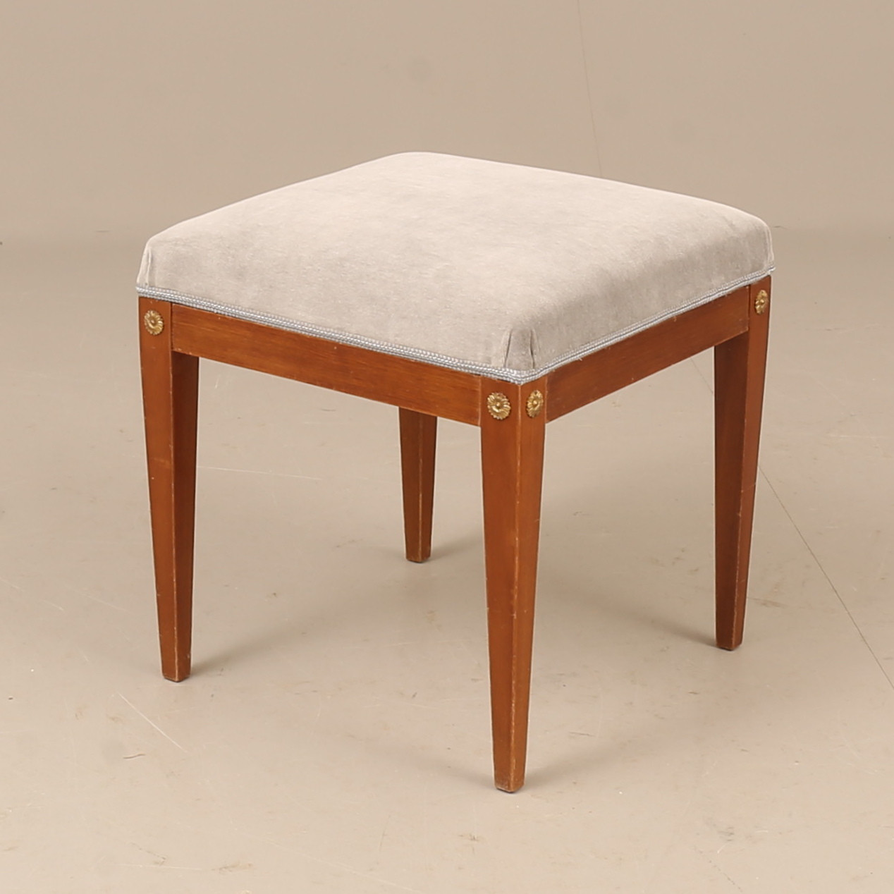 PALL, mahogny, 1900-talets första del.